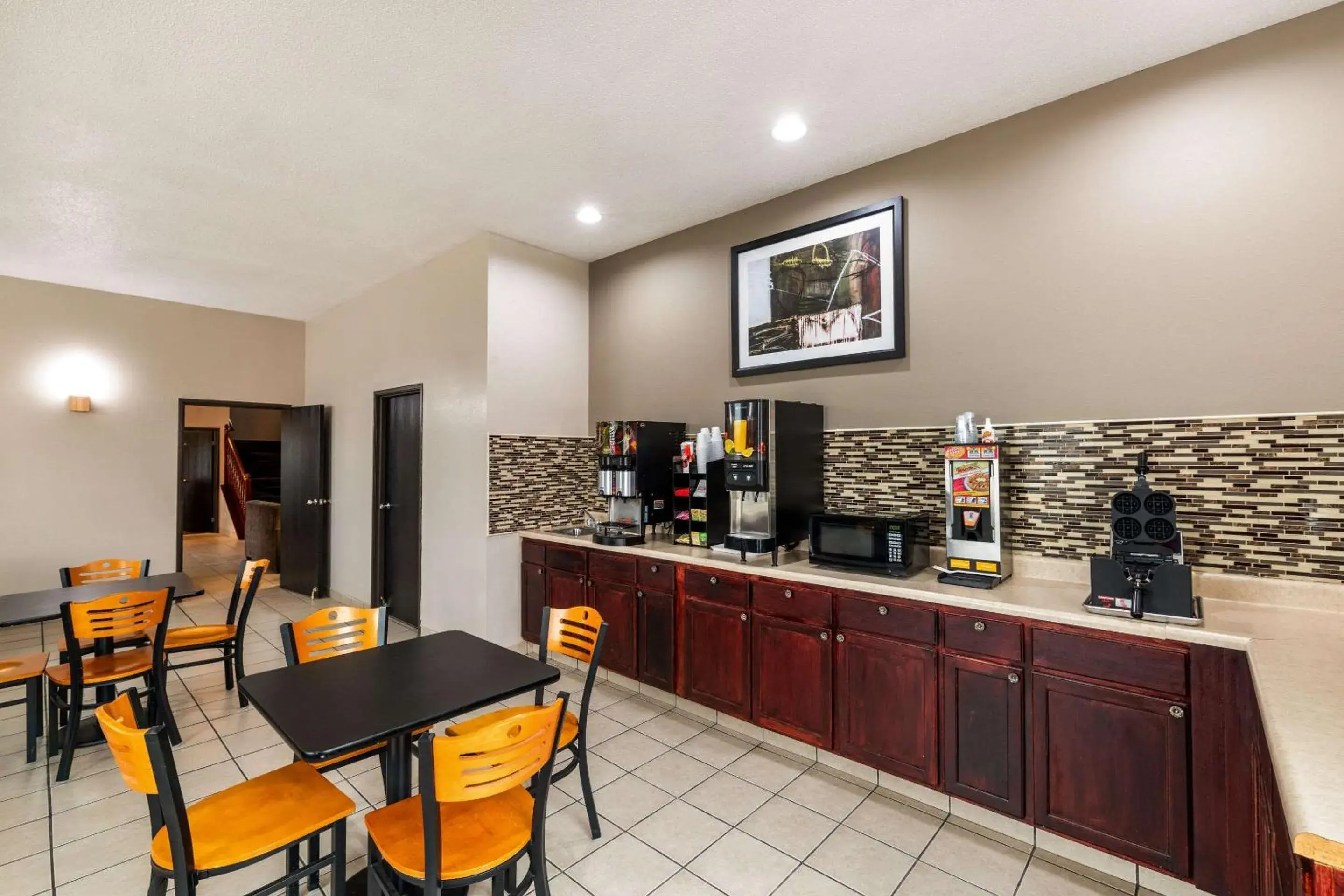 Breakfast in Rodeway Inn Red Oak Breakfast in Rodeway Inn Red Oak