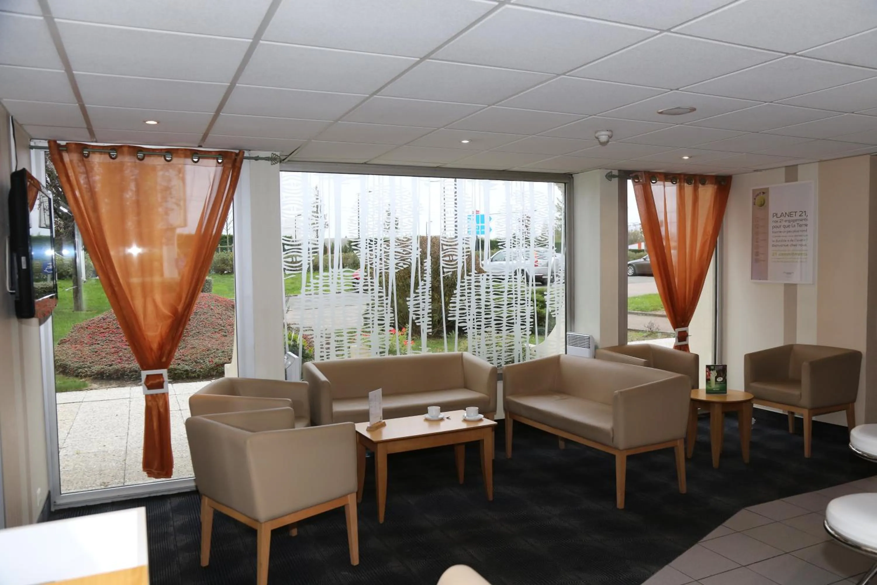 Lounge or bar in ibis Styles Orléans