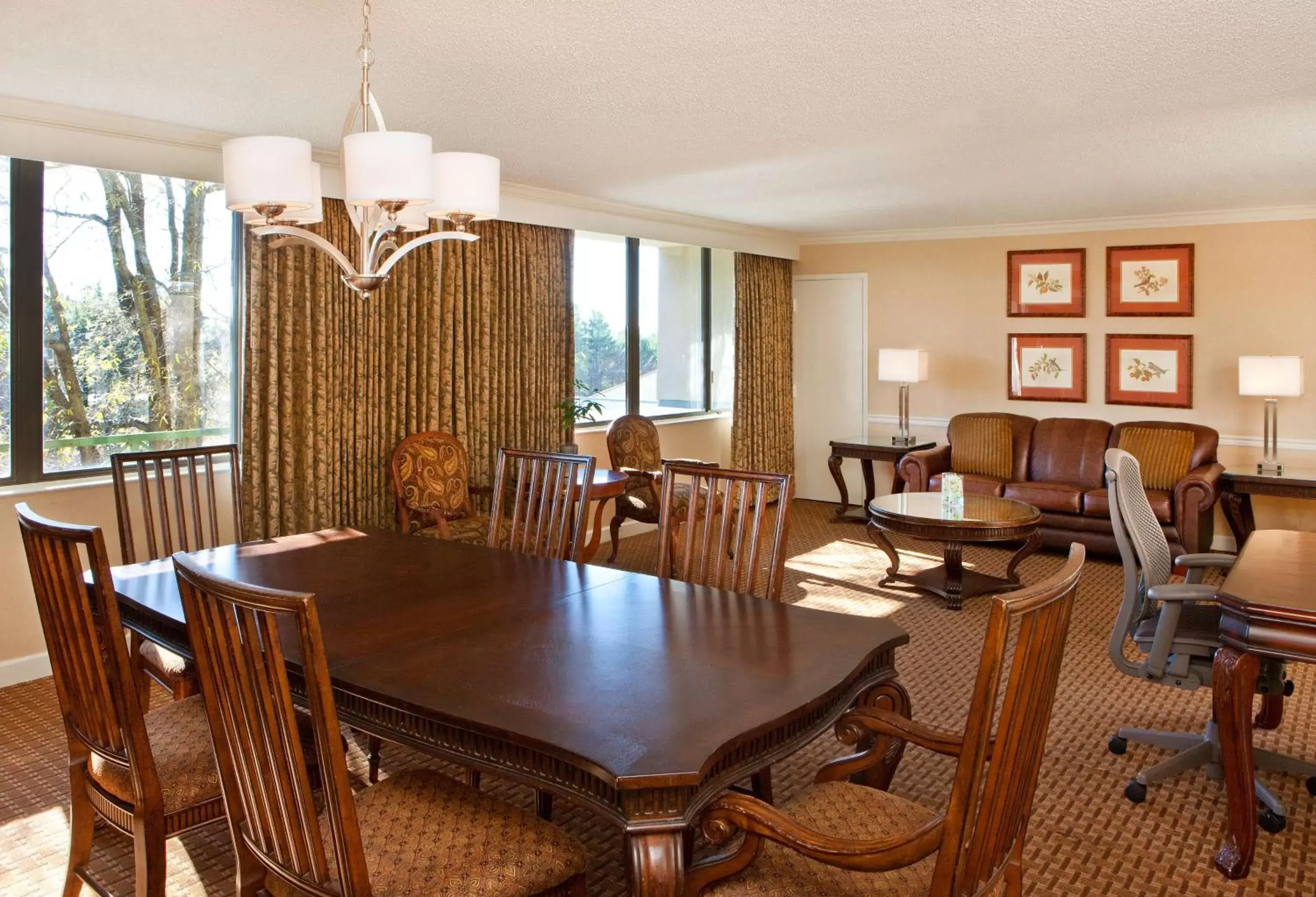 Bedroom, Dining Area in DoubleTree By Hilton Baltimore North Pikesville