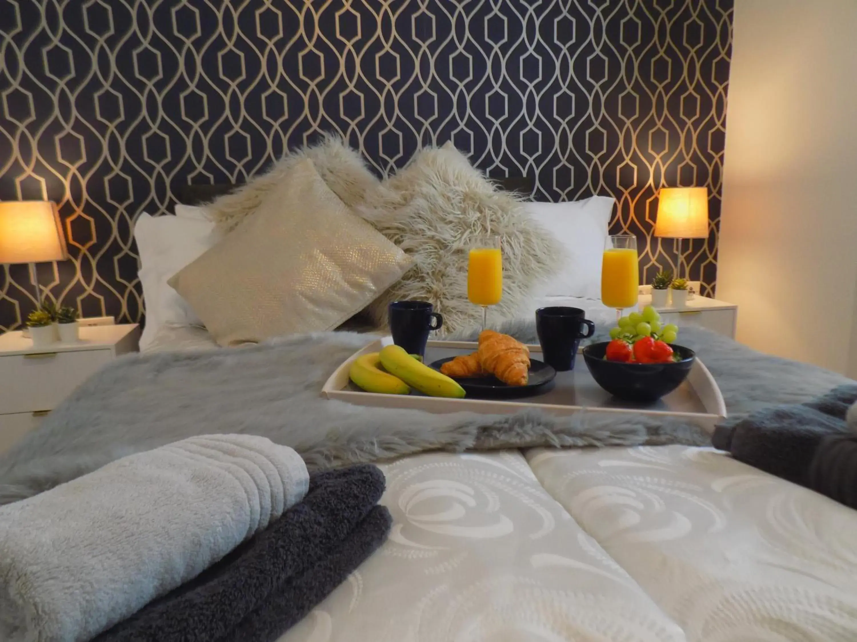 Bedroom, Bed in Villa Mimosa 2