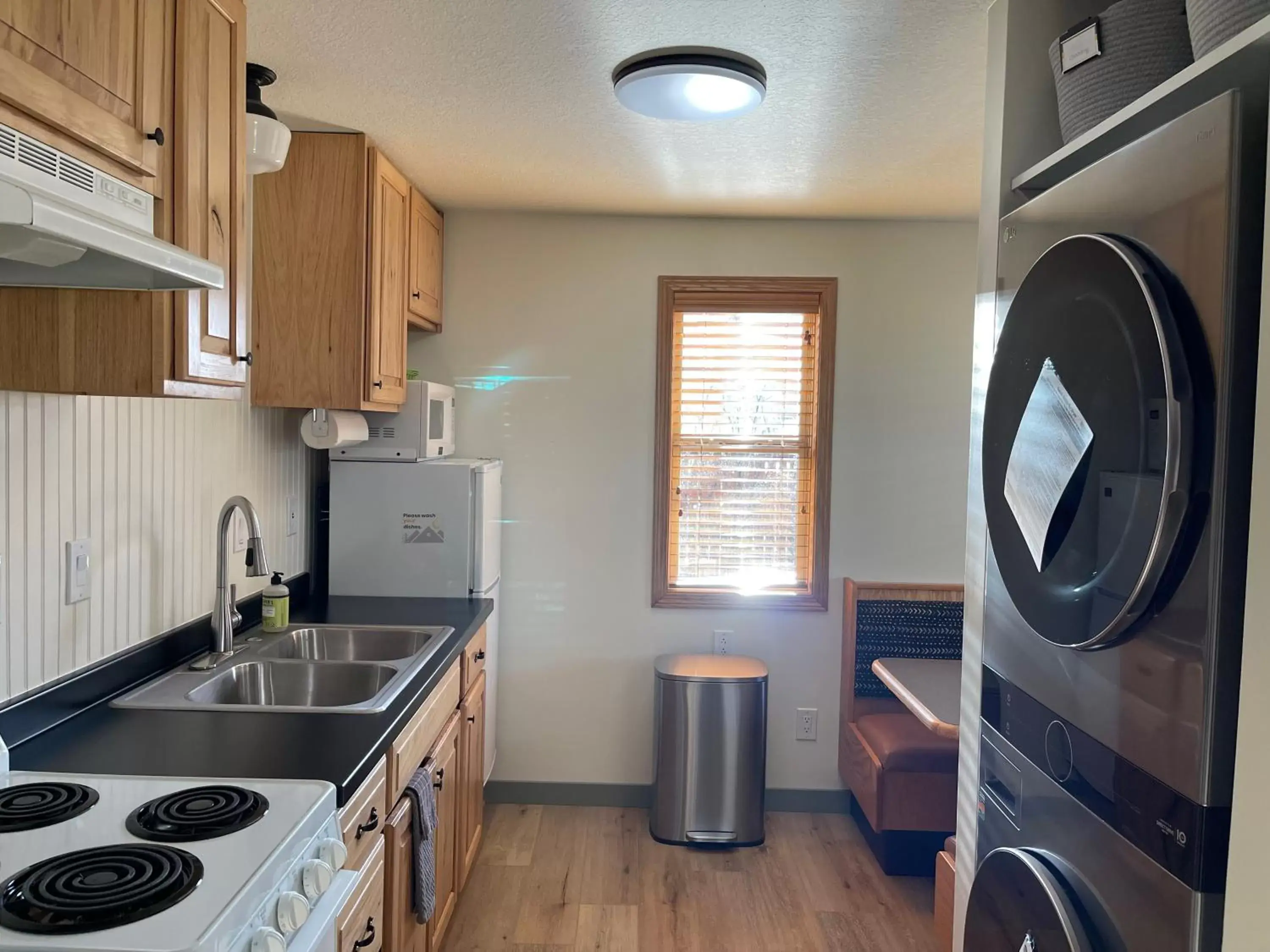 Kitchen or kitchenette, Kitchen/Kitchenette in Pinedale Cozy Cabins