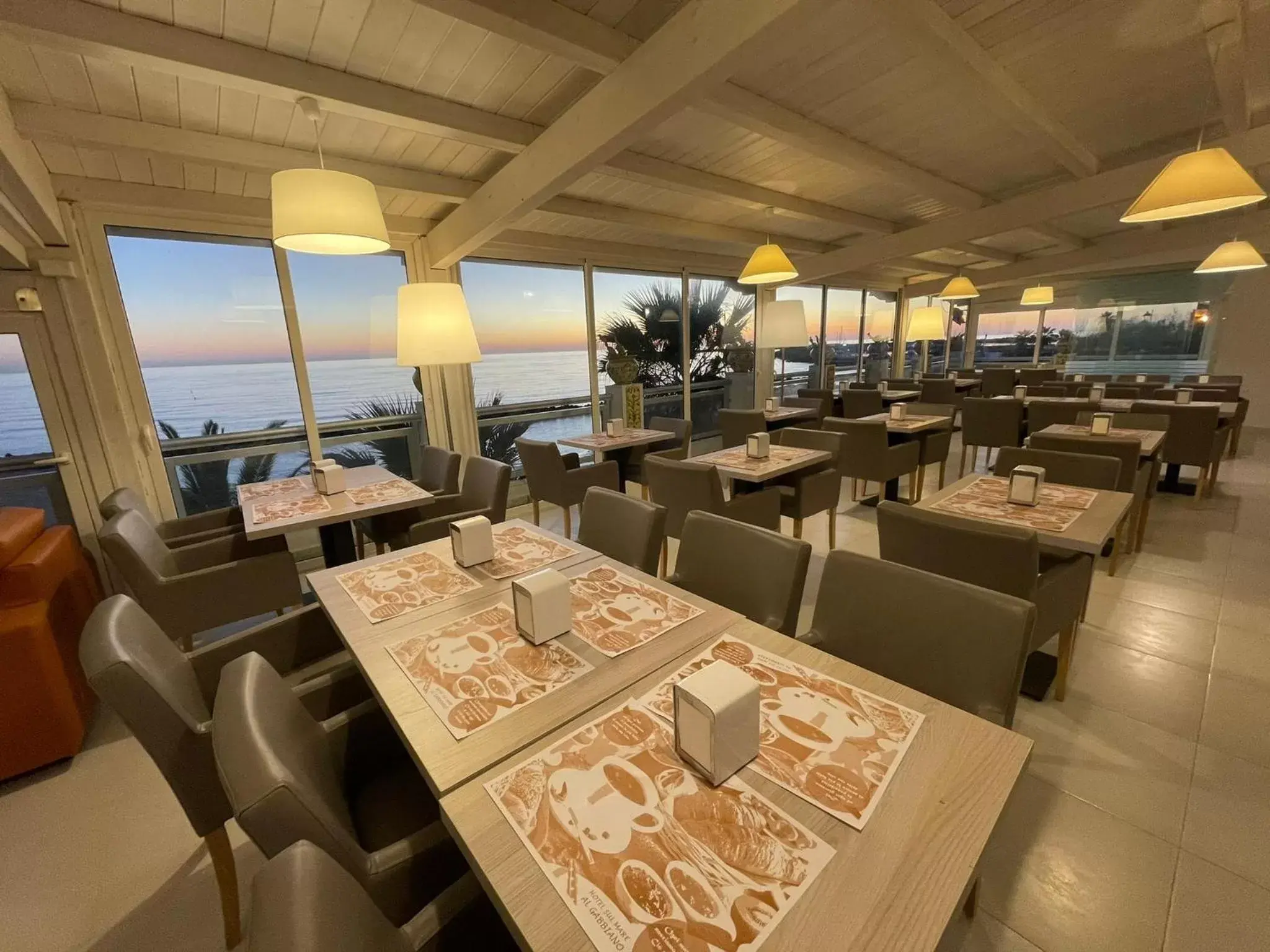 Restaurant/Places to Eat in Hotel Sul Mare Al Gabbiano