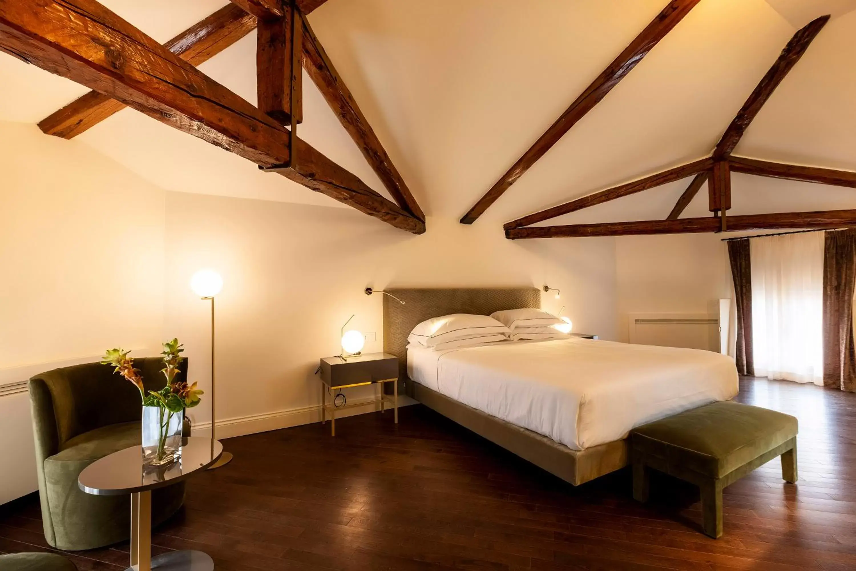 Photo of the whole room, Bed in Hotel Villa Soligo - Small Luxury Hotels of the World