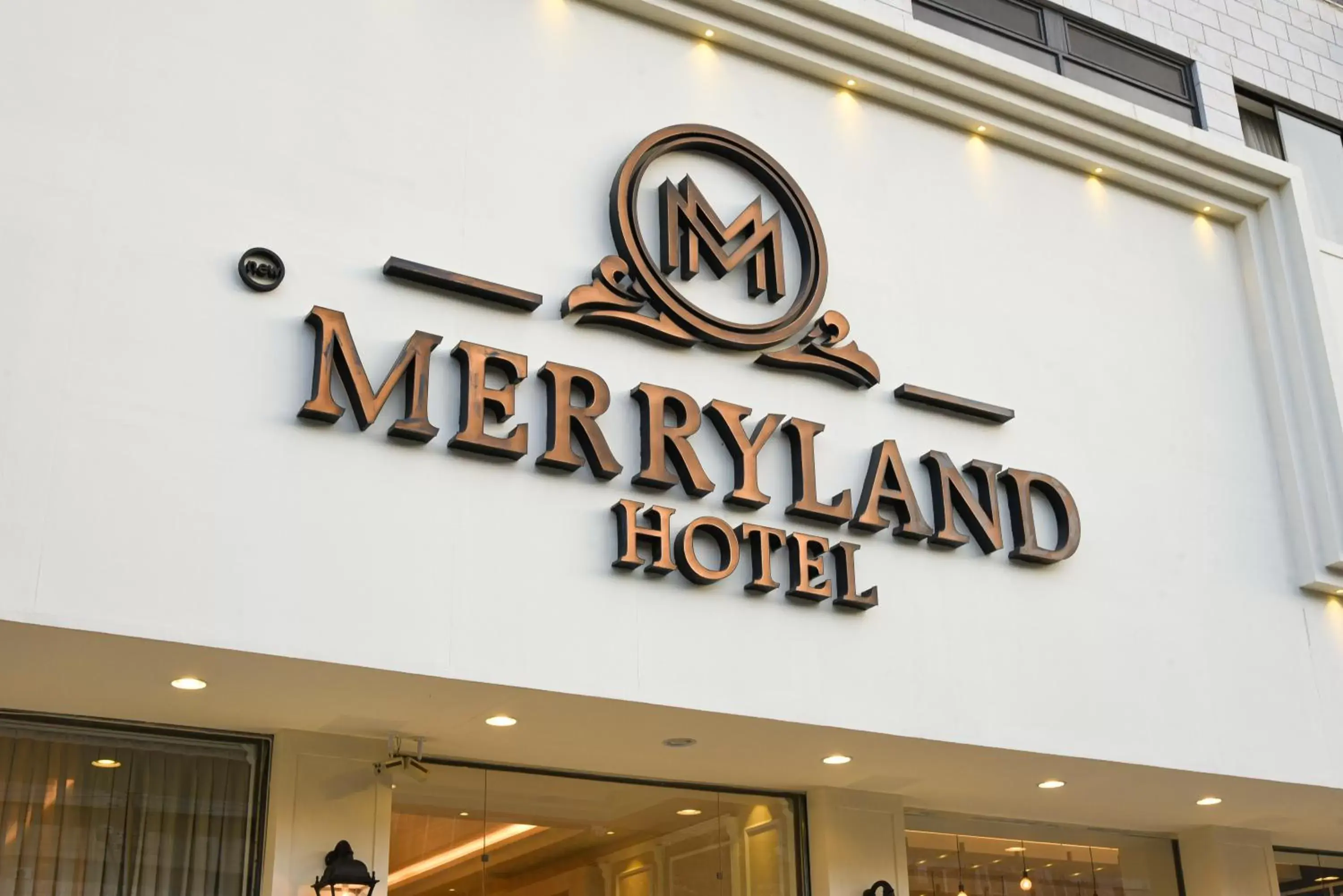 Property building in New MerryLand Hotel Property building in New MerryLand Hotel
