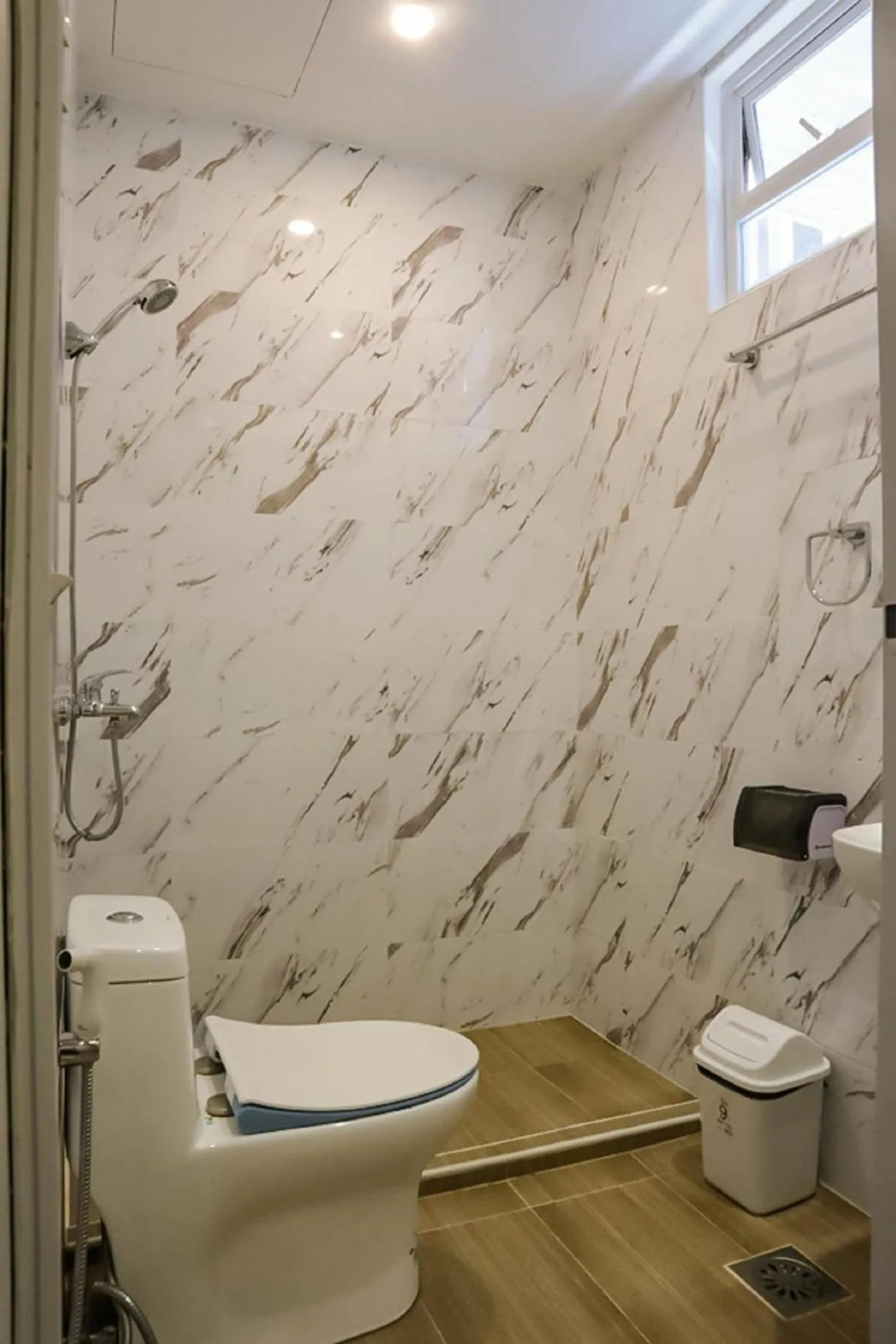 Toilet in Carcar Eco Farm Resorts