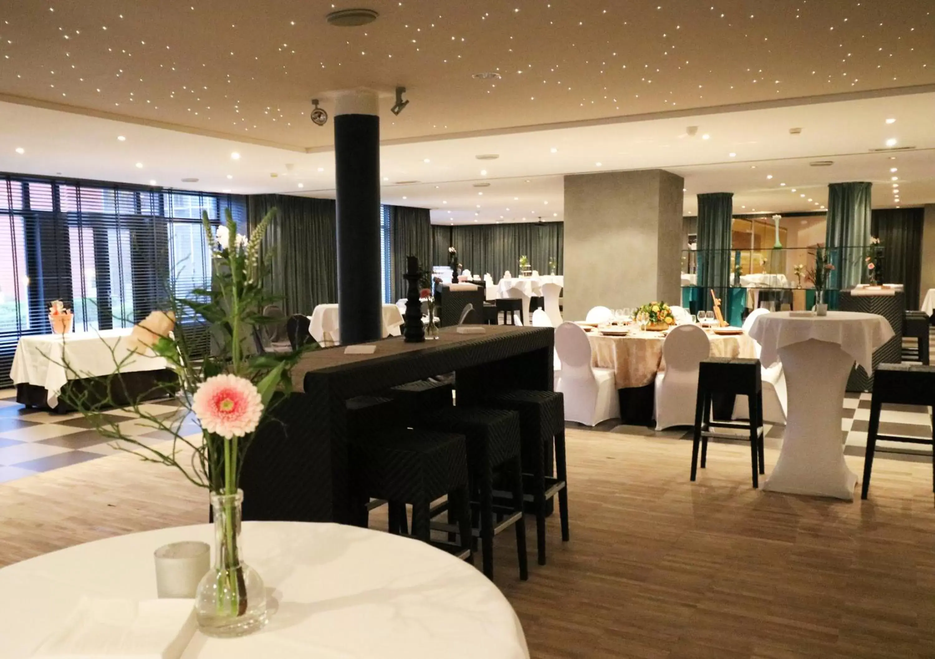 Banquet/Function facilities, Restaurant/Places to Eat in Van der Valk Hotel Beveren