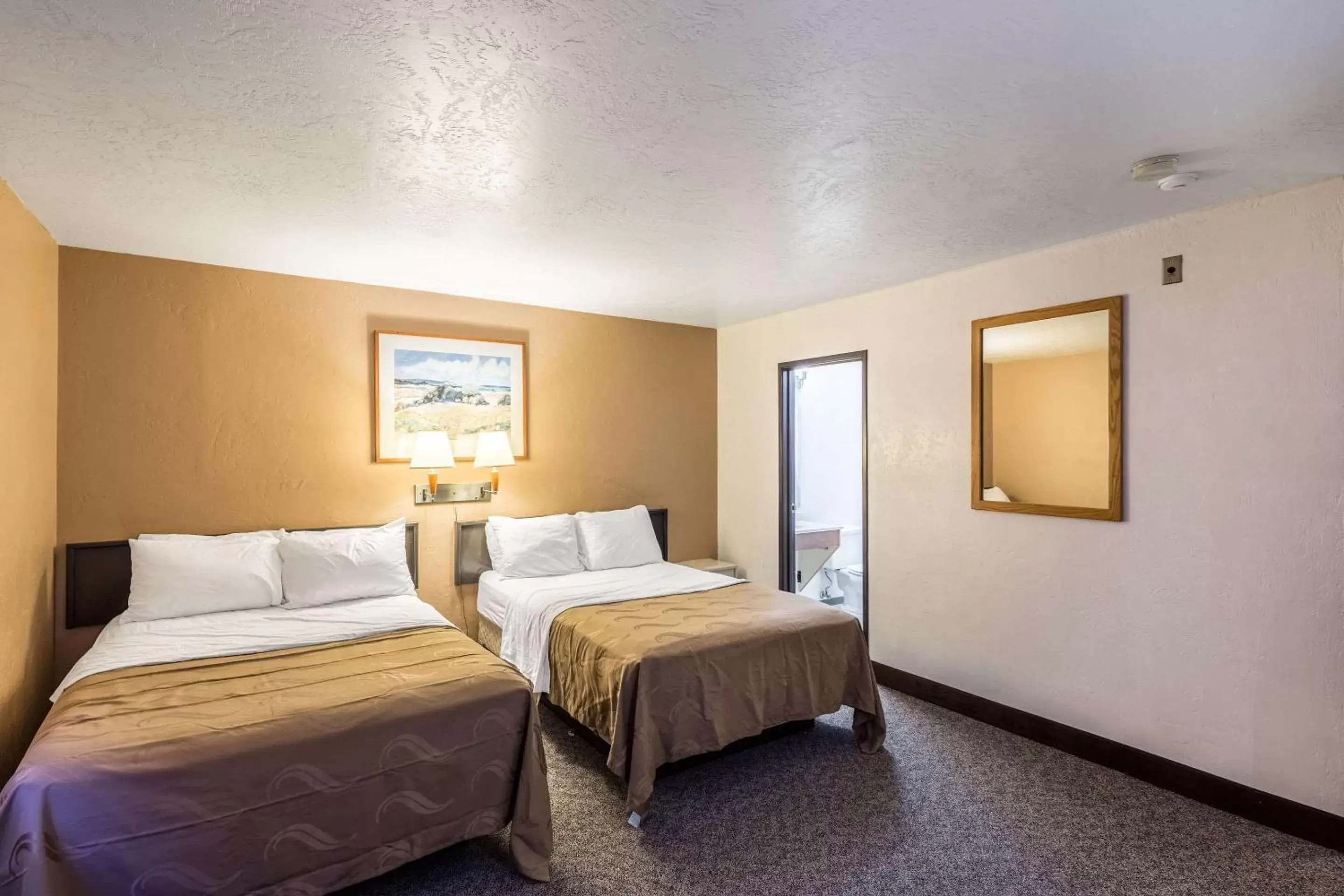 Photo of the whole room, Bed in Quality Inn Moses Lake