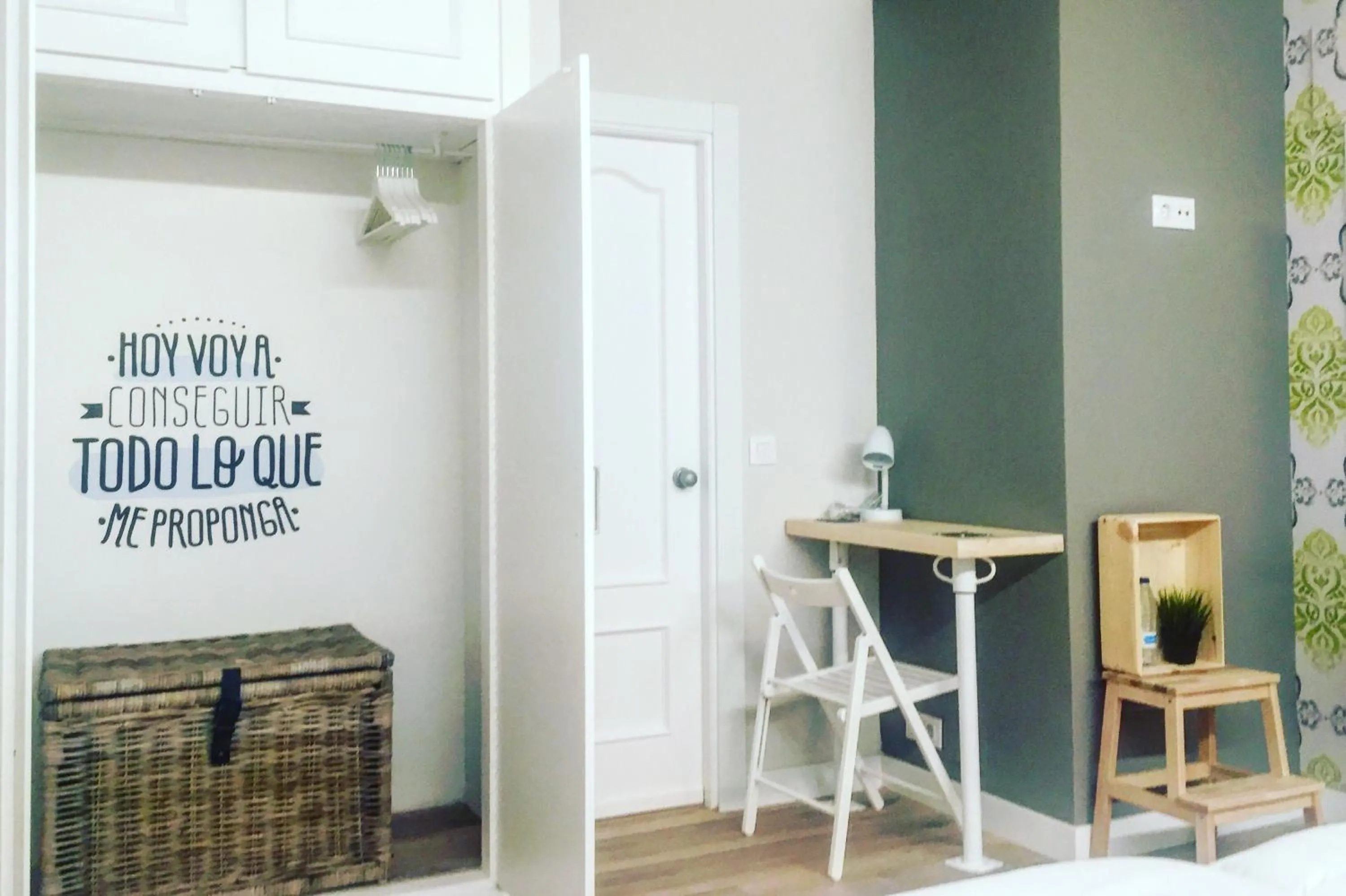 Decorative detail in Le Vintage