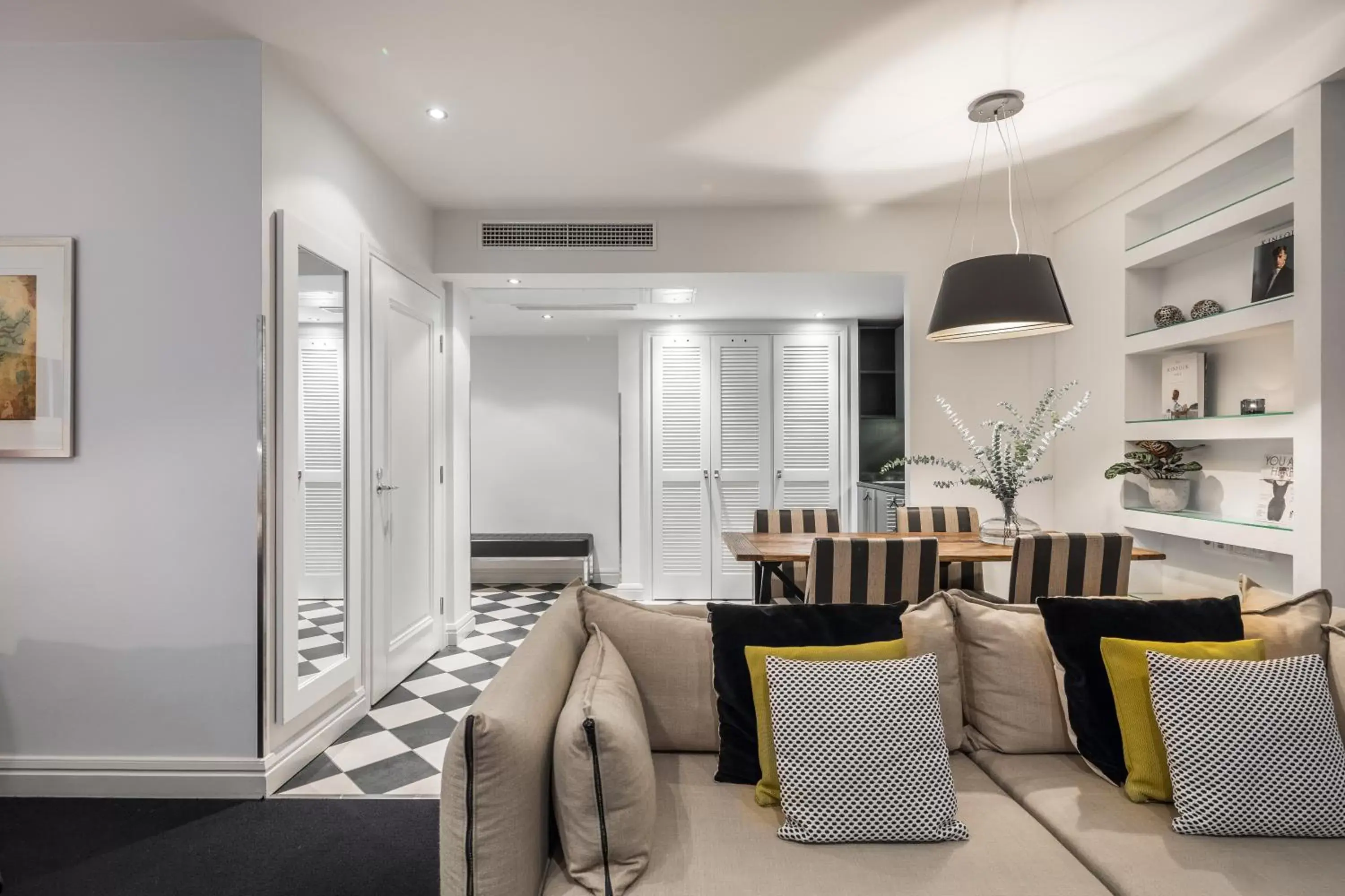 Kitchen or kitchenette, Seating Area in Hotel Fabian