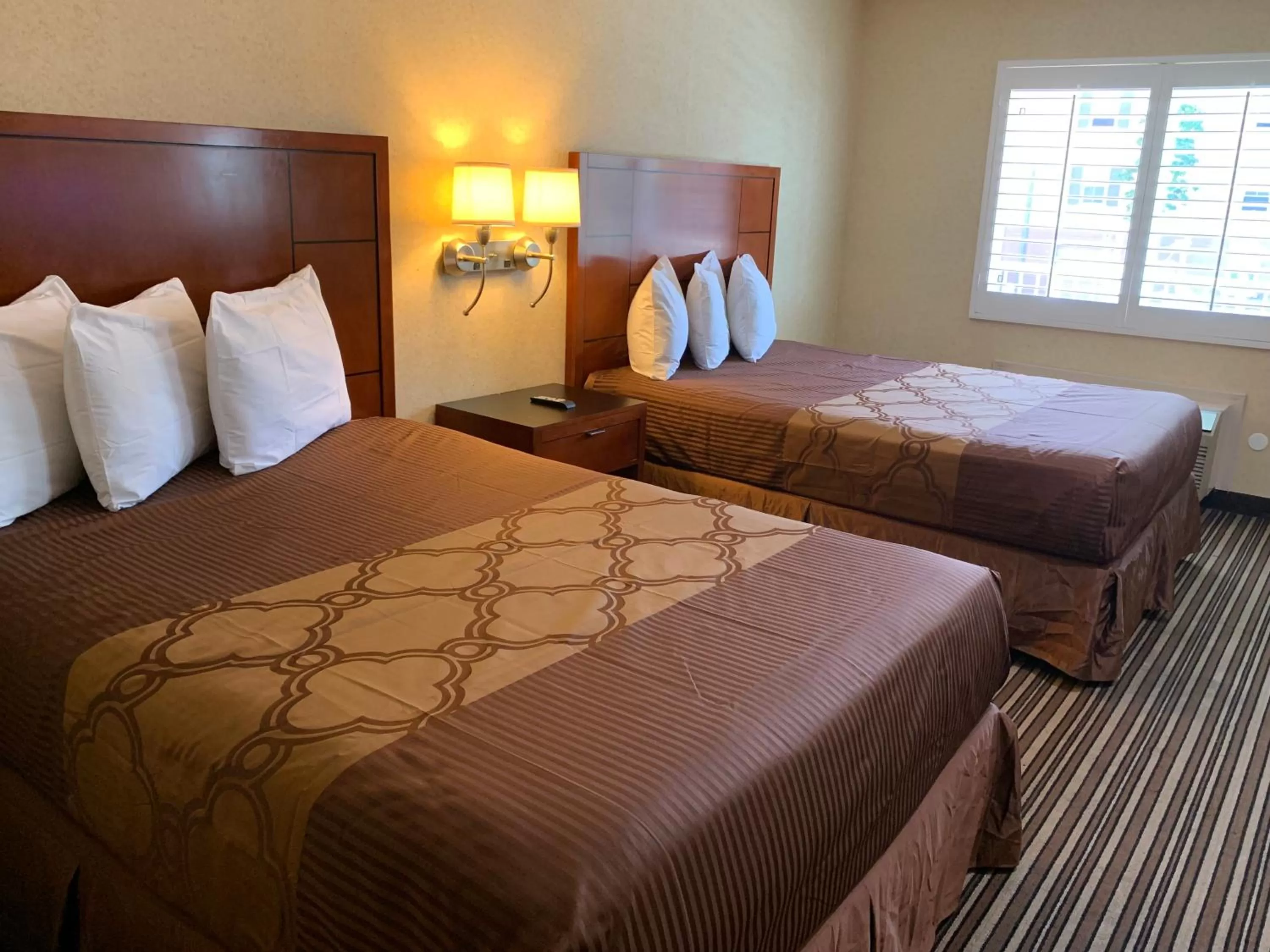 Bed in Buena Park Inn