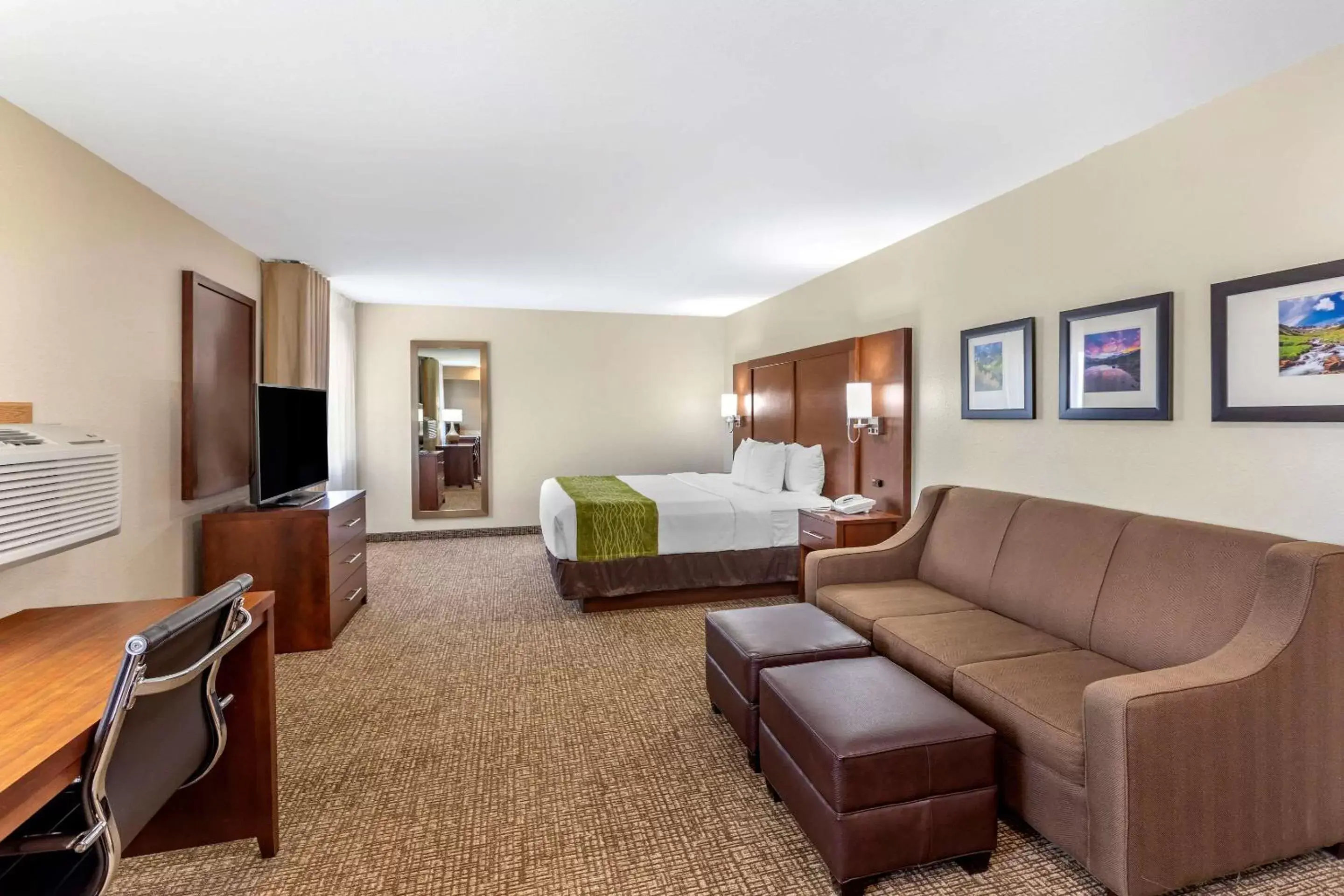 Photo of the whole room in Comfort Inn & Suites Greeley