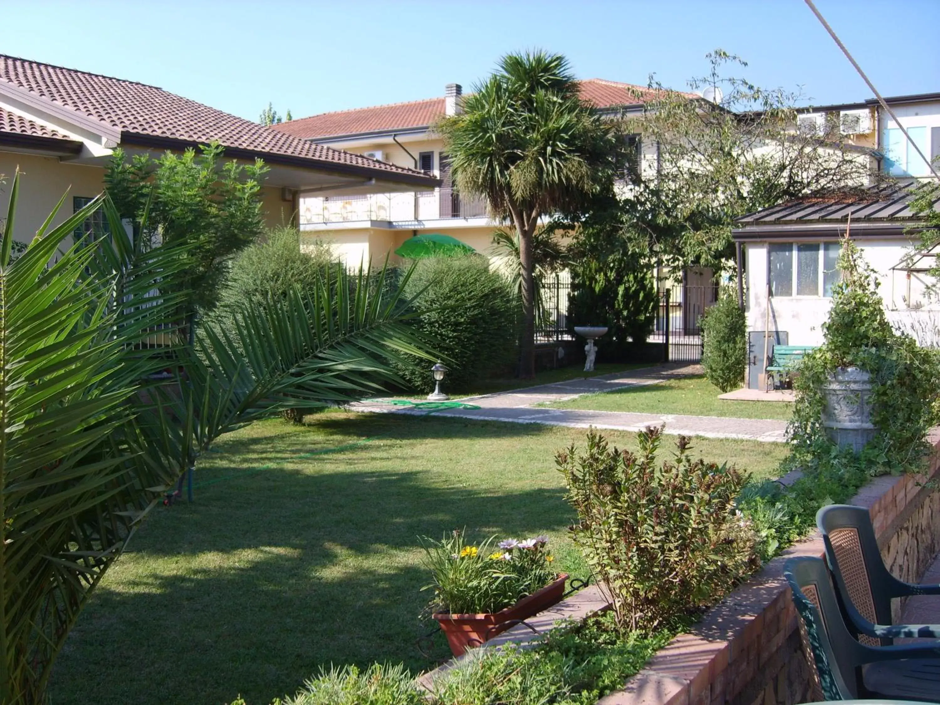 Garden, Property Building in Hotel Rosso Di Sera