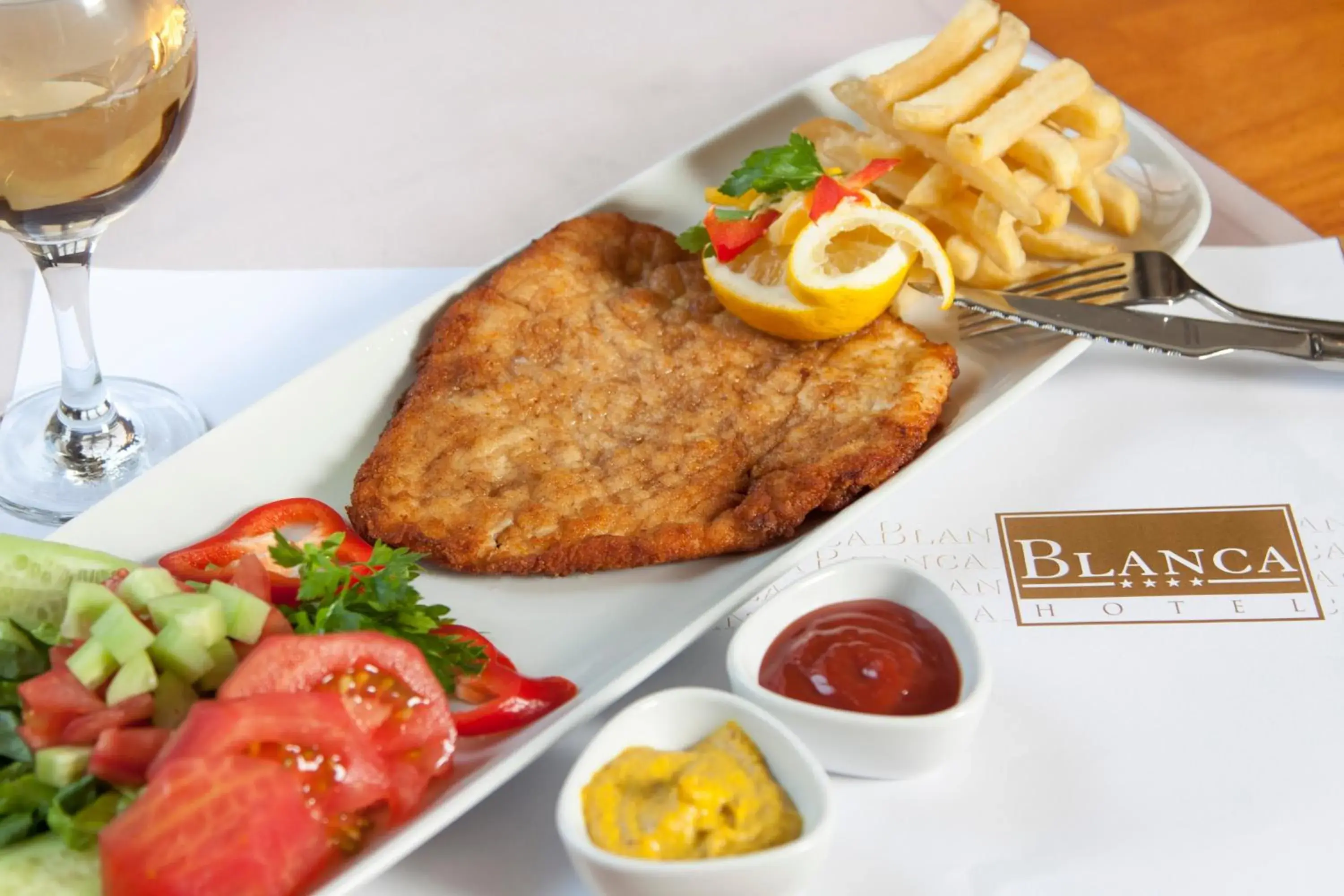 Restaurant/places to eat, Food in Blanca Hotel