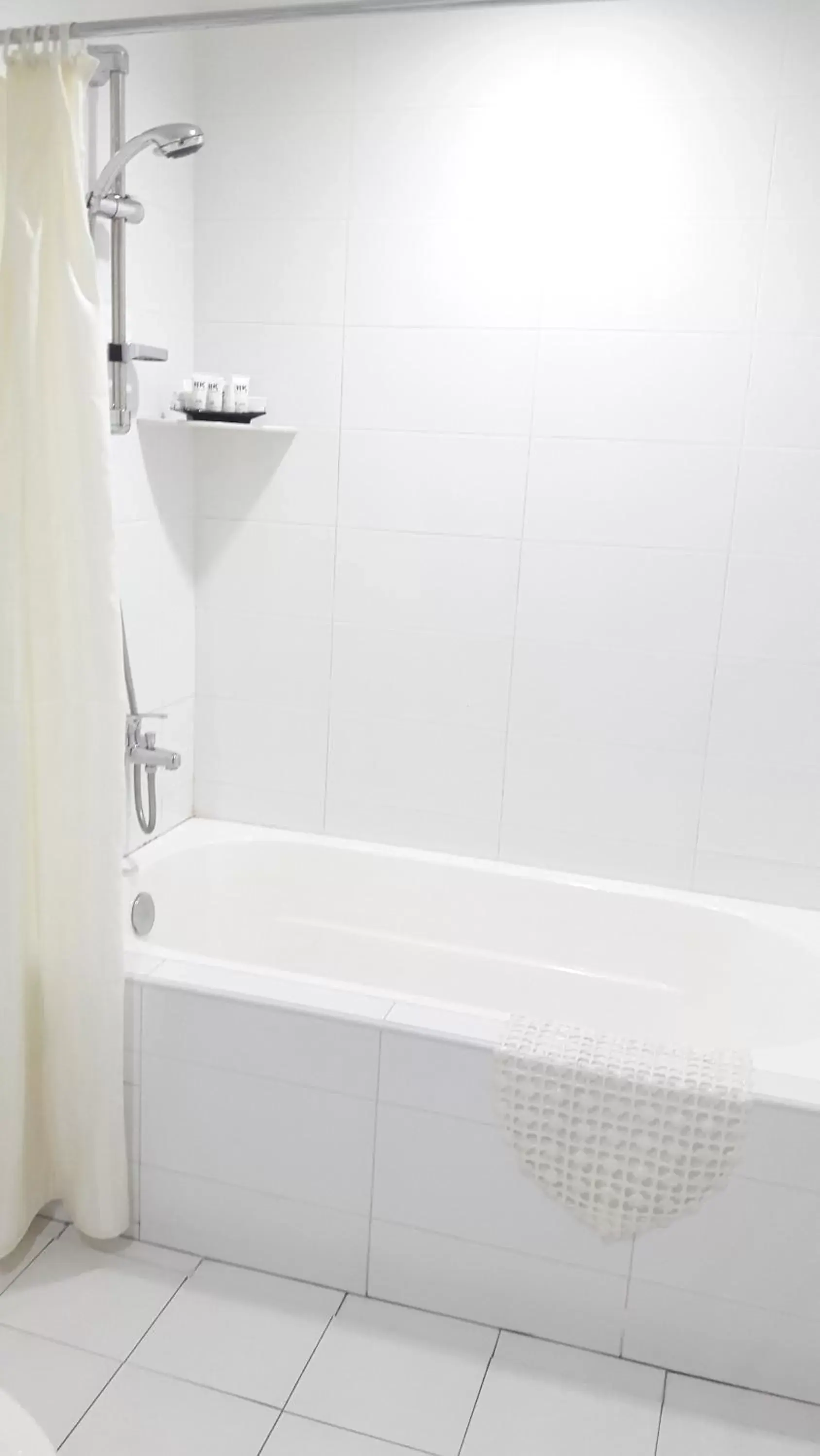 Shower, Bathroom in Cheng Ho Hotel