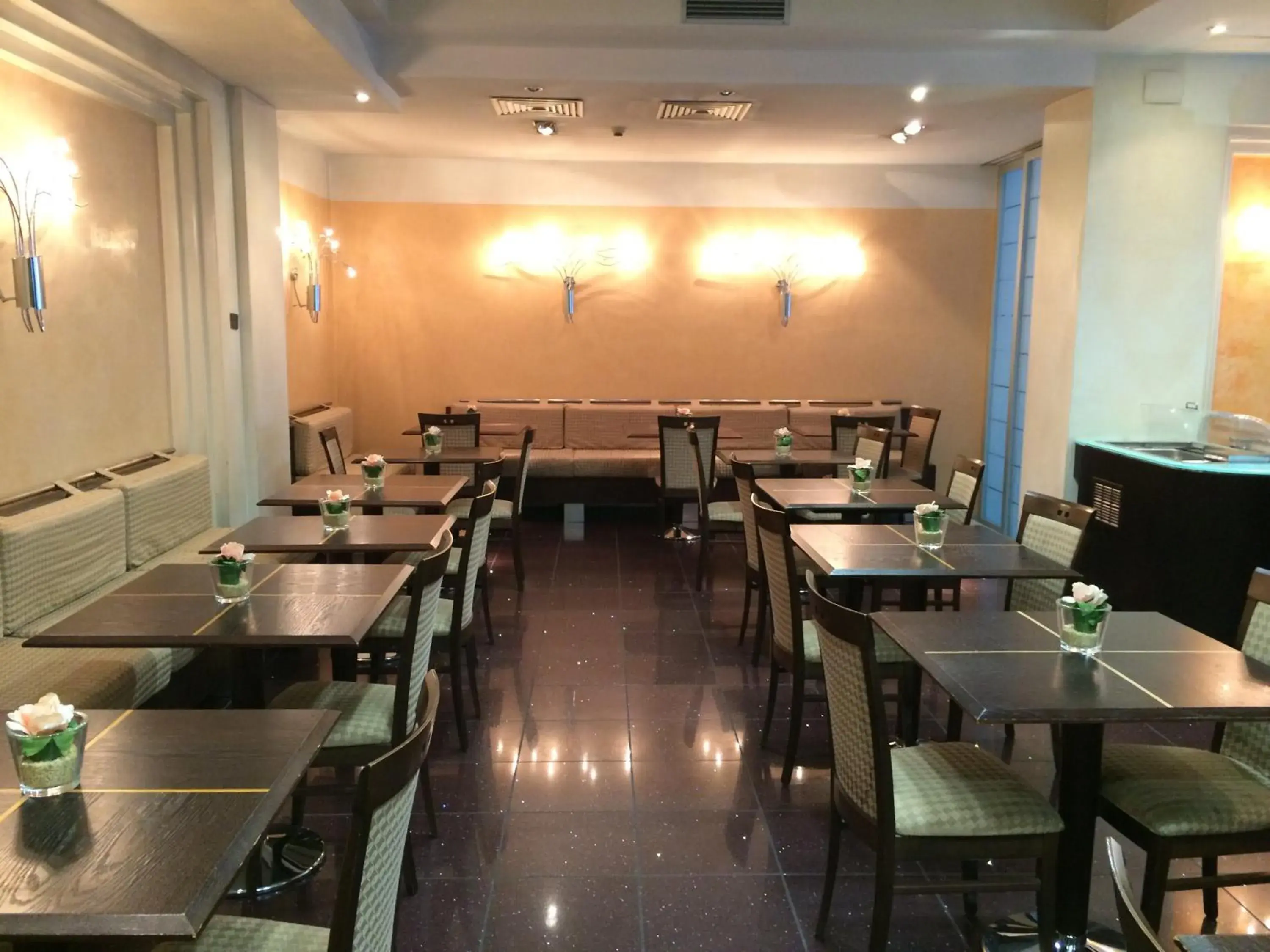 Restaurant/places to eat in Millennhotel Restaurant/places to eat in Millennhotel