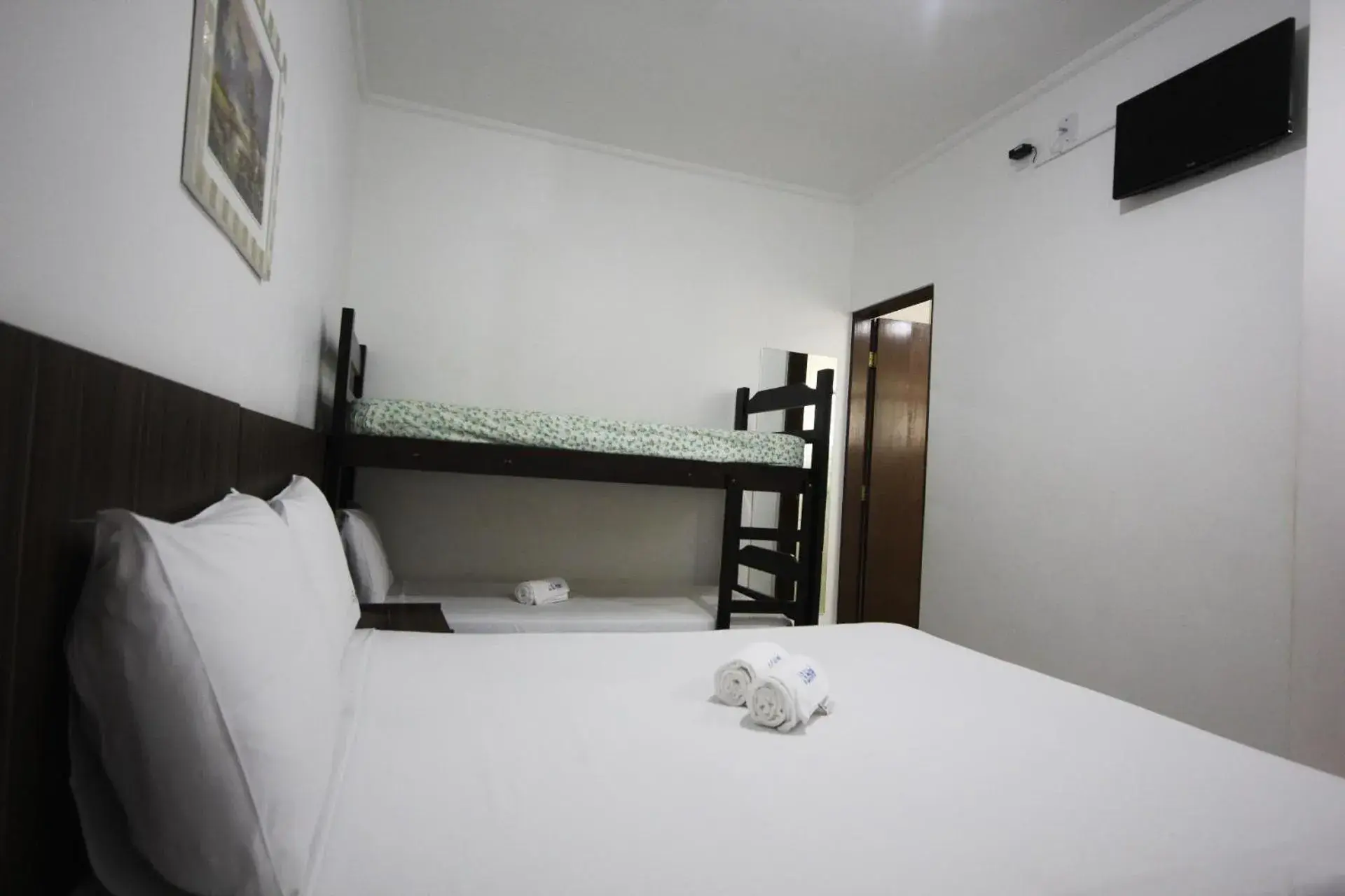 Photo of the whole room, Bunk Bed in JS Thermas Hotel