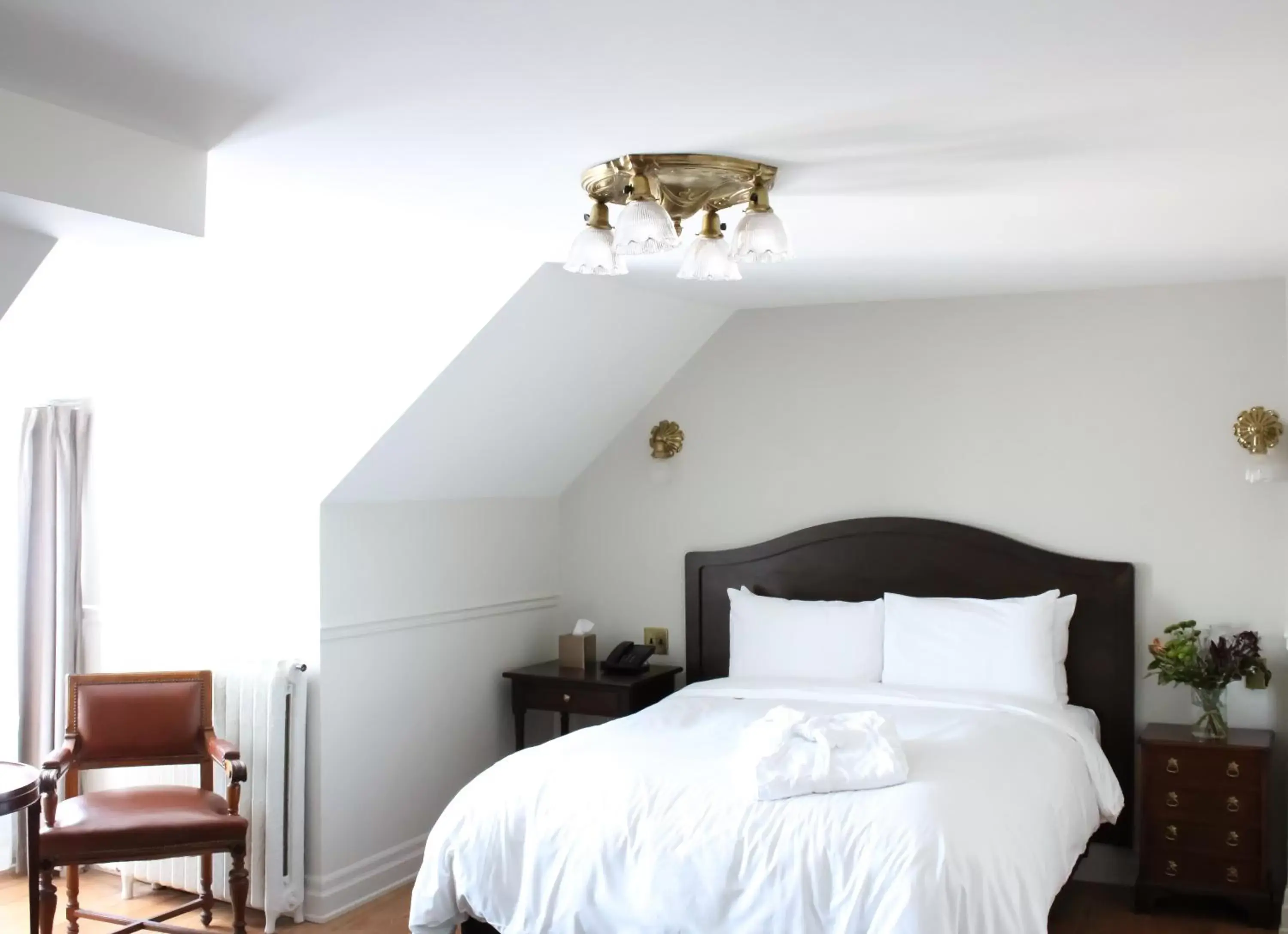Bedroom, Bed in StoneHaven Le Manoir - Relais & Châteaux