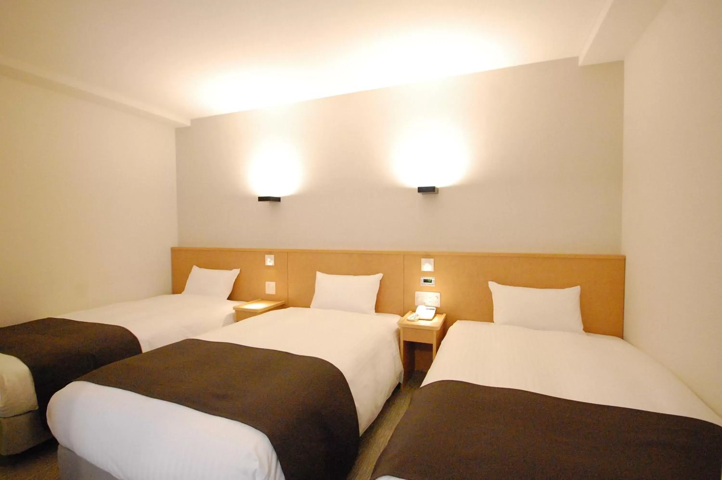 Photo of the whole room, Bed in Izumo Royal Hotel