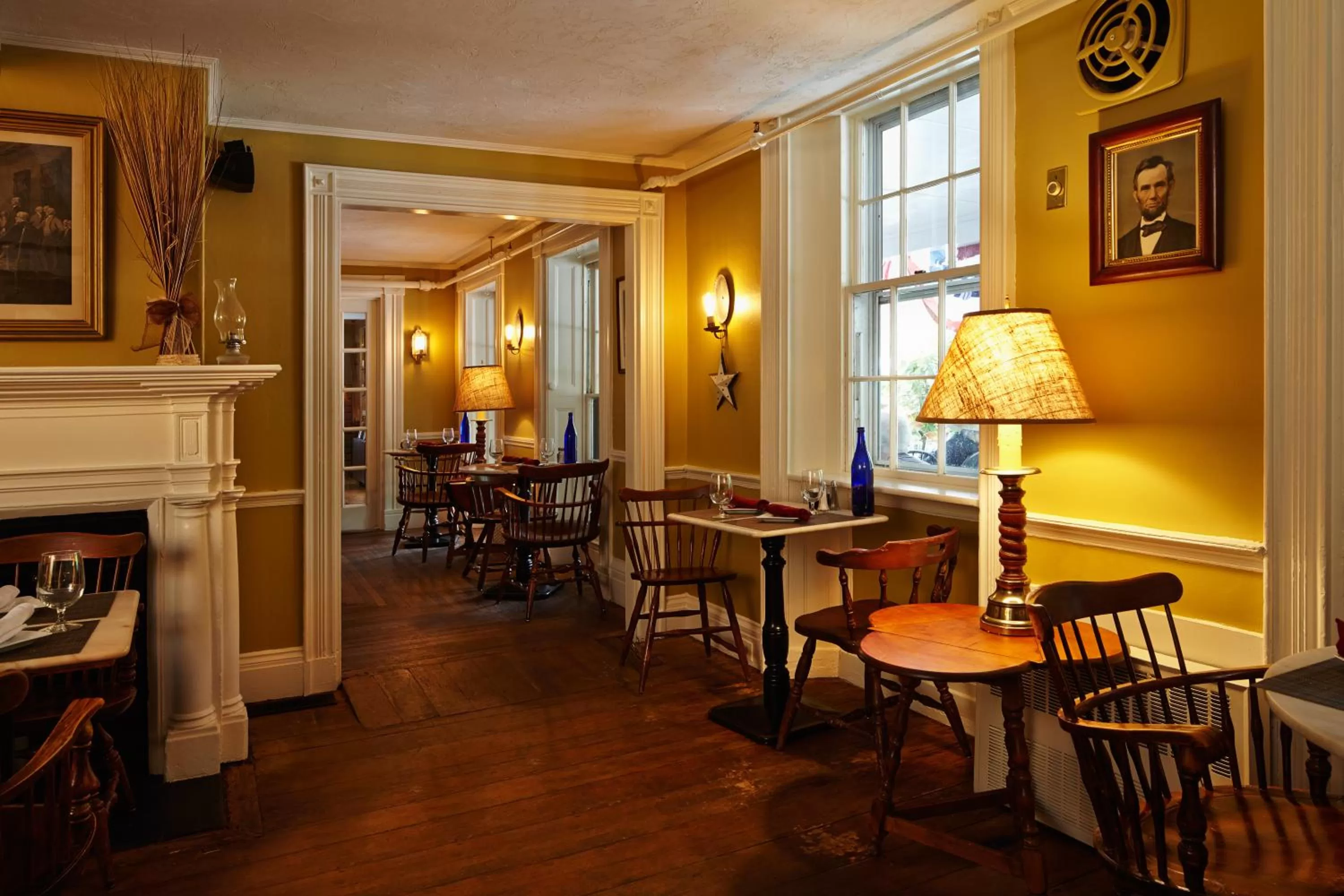Restaurant/places to eat in Concord's Colonial Inn