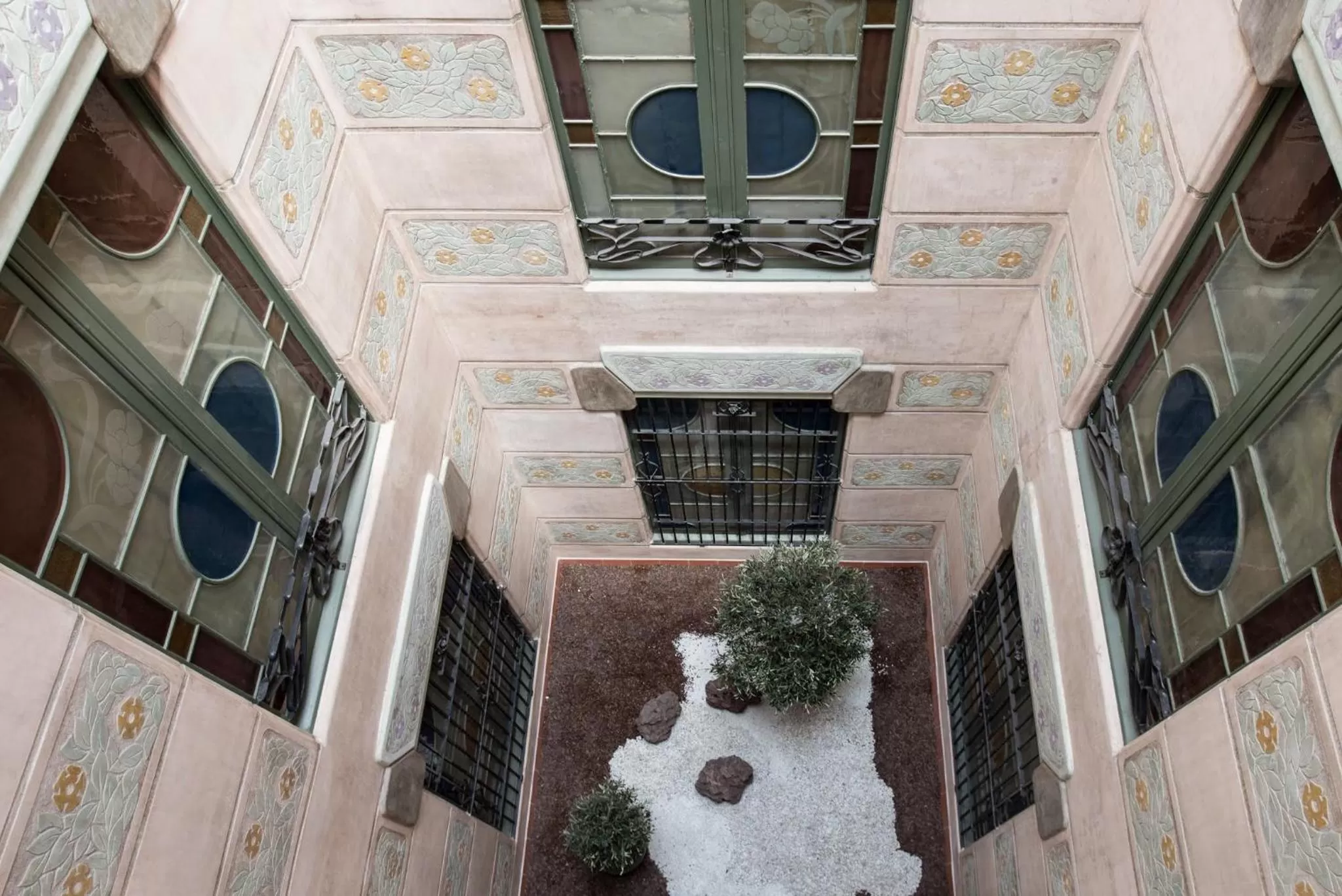 Patio in Catalonia Ramblas 4* Sup