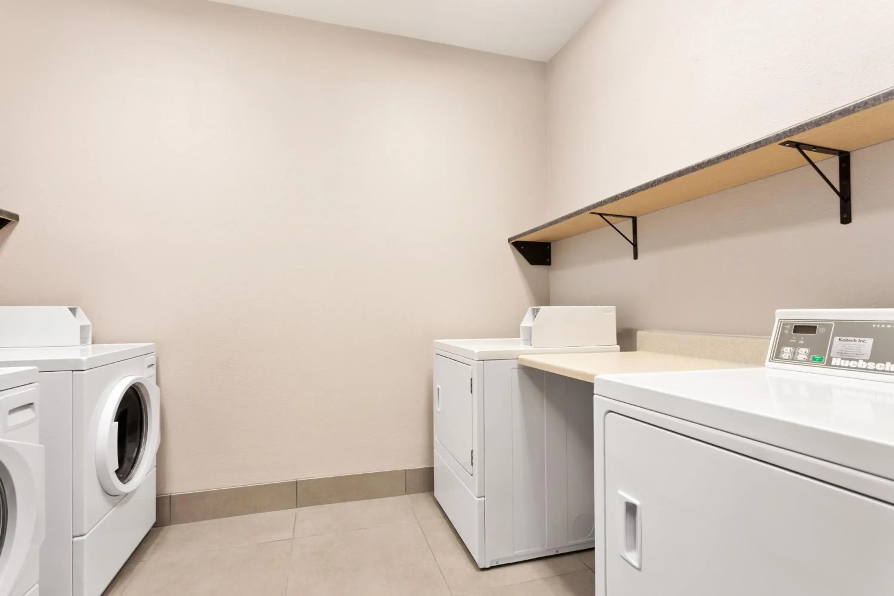 Area and facilities, Kitchen/Kitchenette in Country Inn & Suites by Radisson, Shreveport-Airport, LA