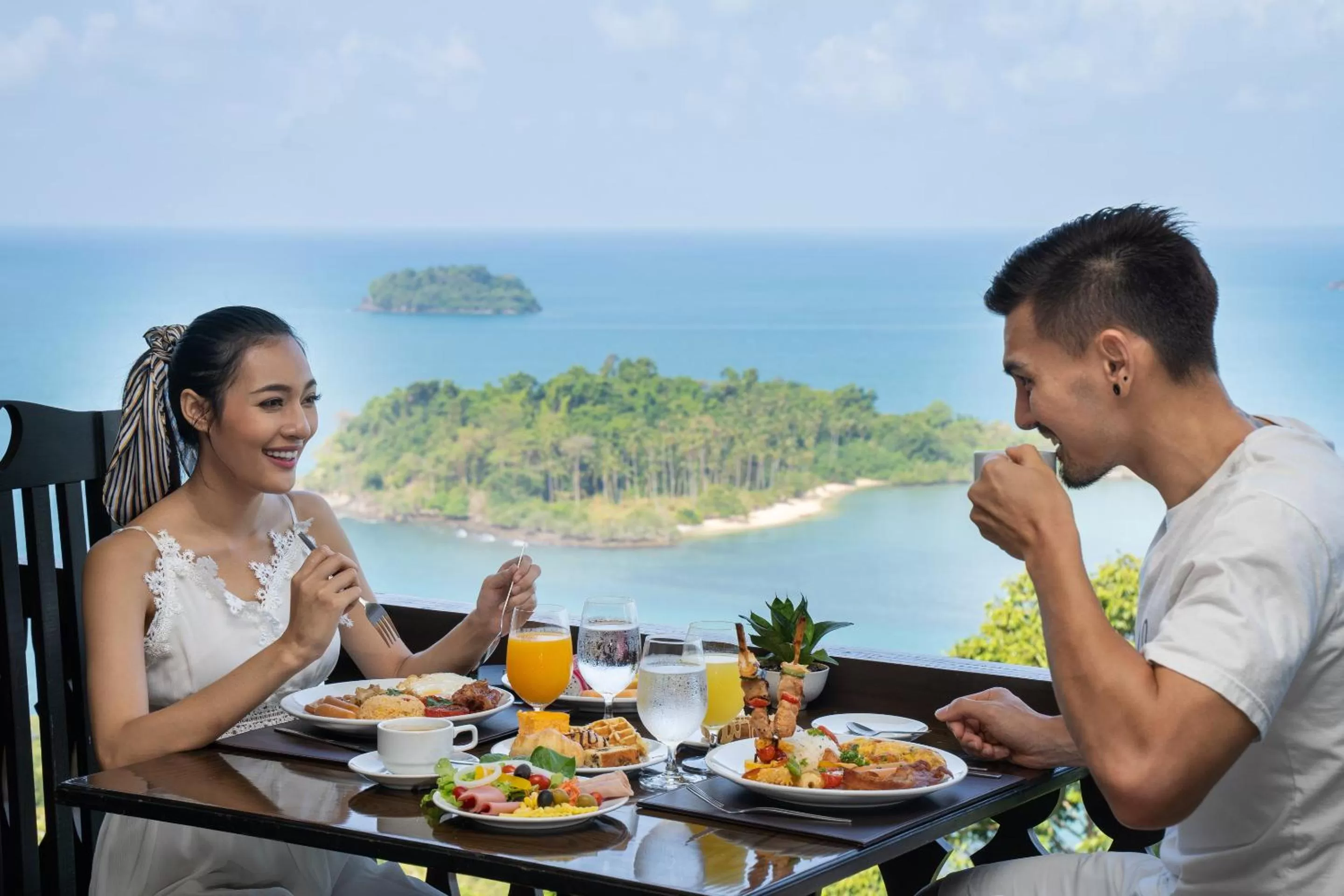 Food and drinks in SYLVAN Koh Chang