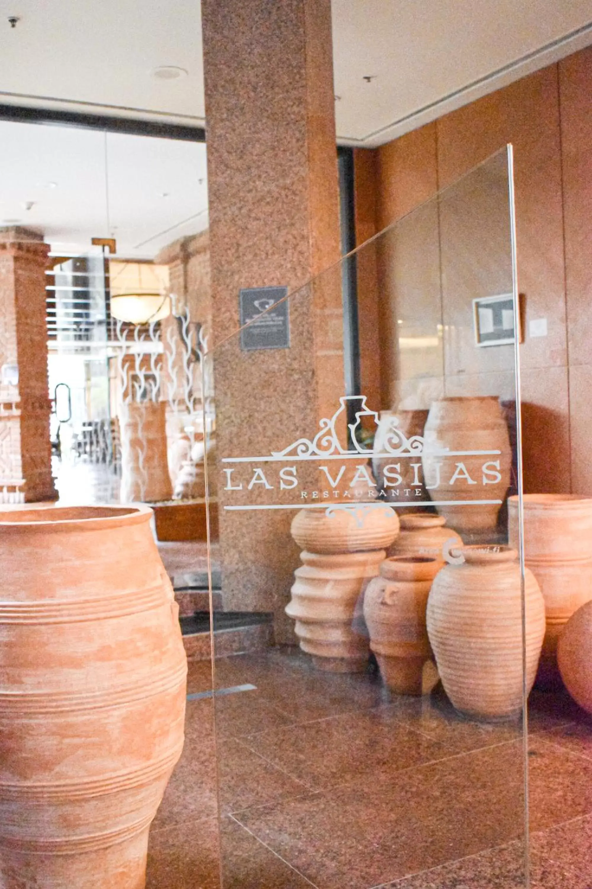 Restaurant/places to eat, Bathroom in Sheraton Pilar Hotel & Convention Center