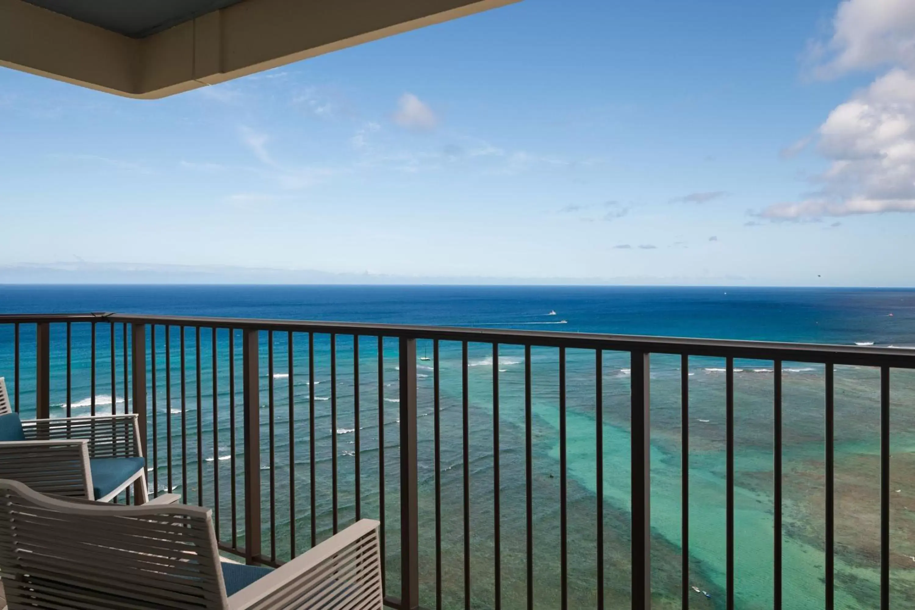 Living room in Sheraton Waikiki