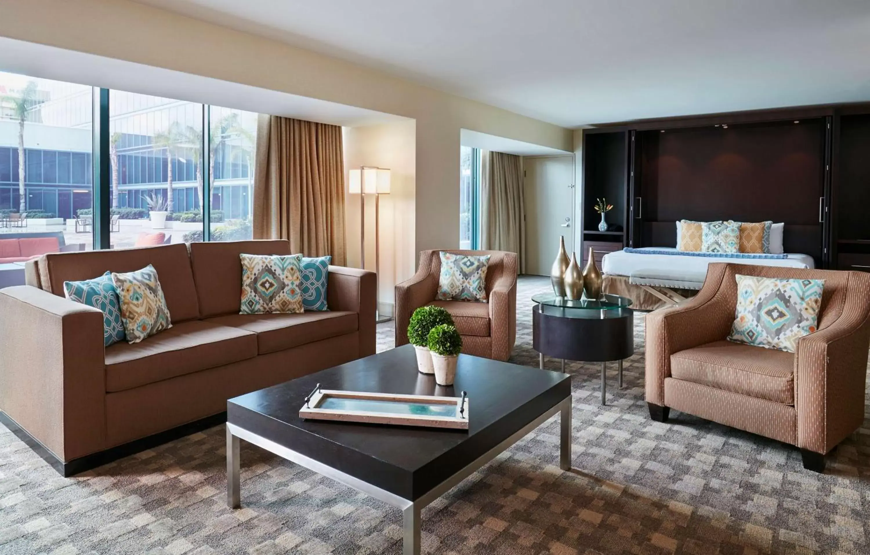 Living room, Seating Area in Hilton Anaheim