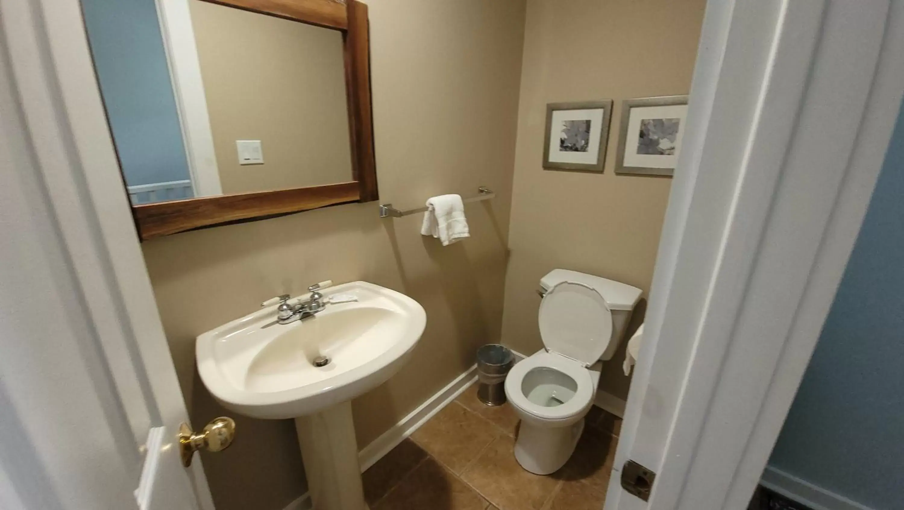 Toilet, Bathroom in Rawley Resort, Spa & Marina