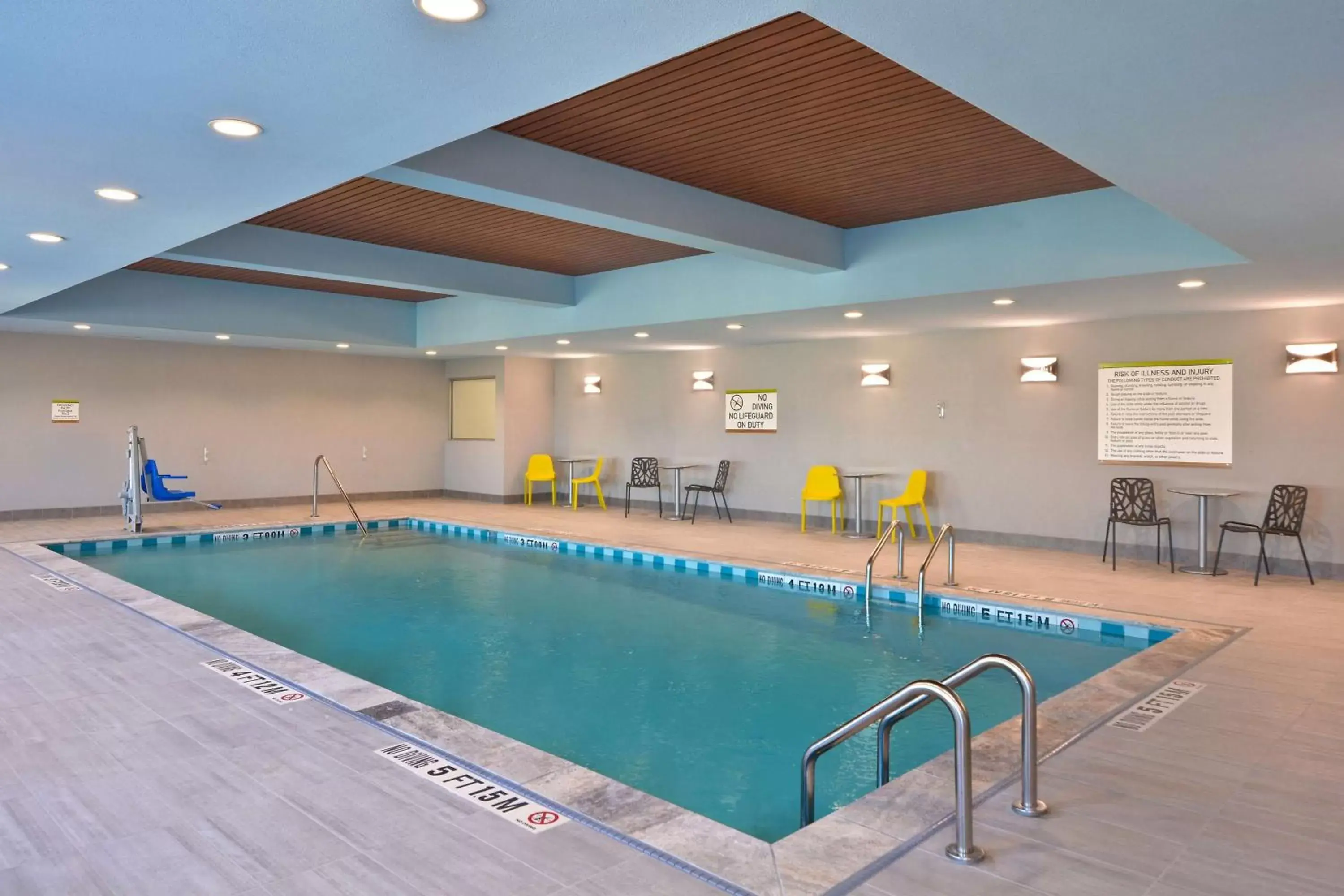 Pool view, Swimming Pool in Home2 Suites By Hilton Savannah Midtown, Ga