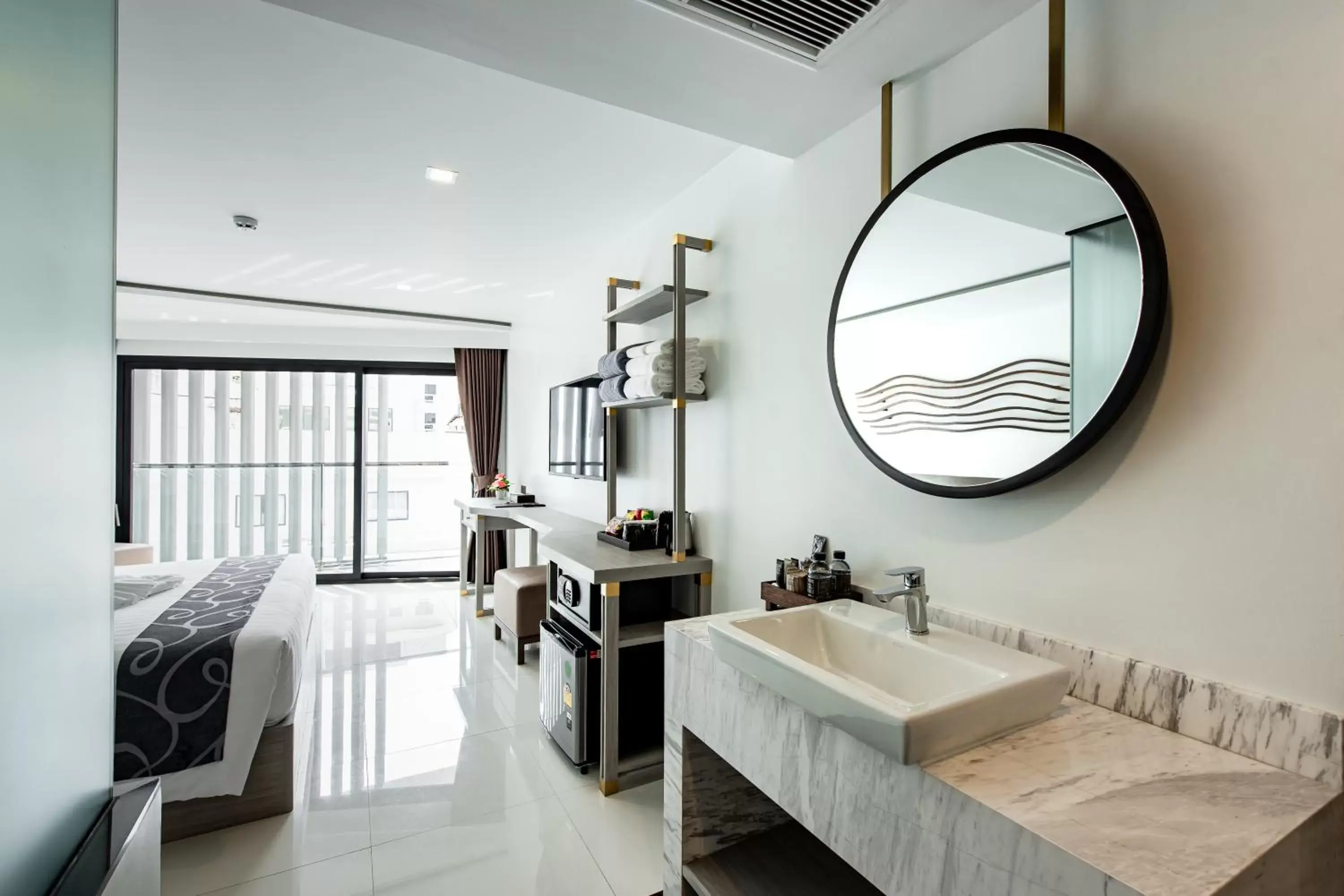 Property building, Bed in Blackwoods Hotel Pattaya - SHA Extra Plus Property building, Bed in Blackwoods Hotel Pattaya - SHA Extra Plus