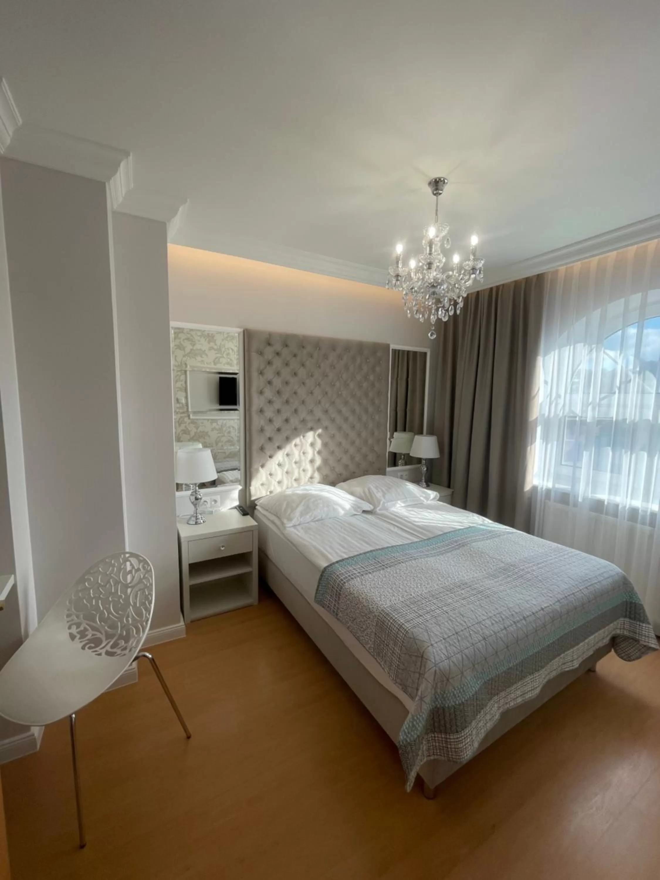Bedroom, Bed in Moris Boutique Beach Hotel
