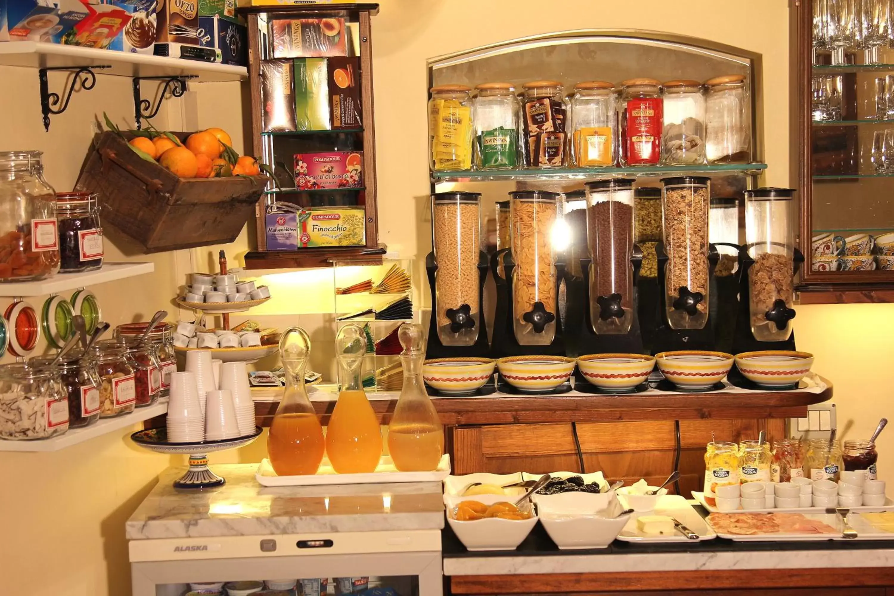 Lounge or bar, Coffee/Tea Facilities in Hotel Trattoria Pallotta