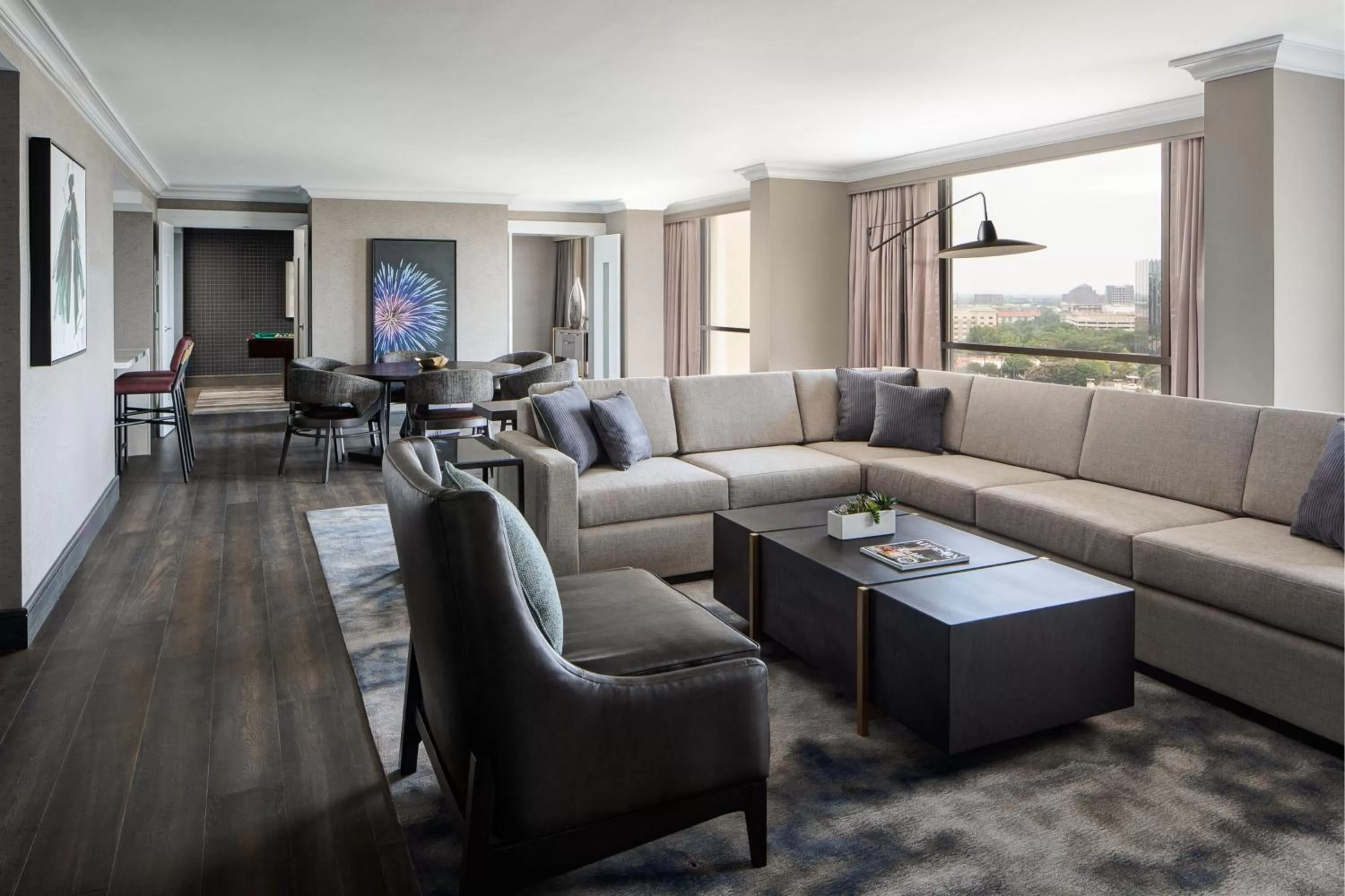 Living room in Dallas-Addison Marriott Quorum by the Galleria