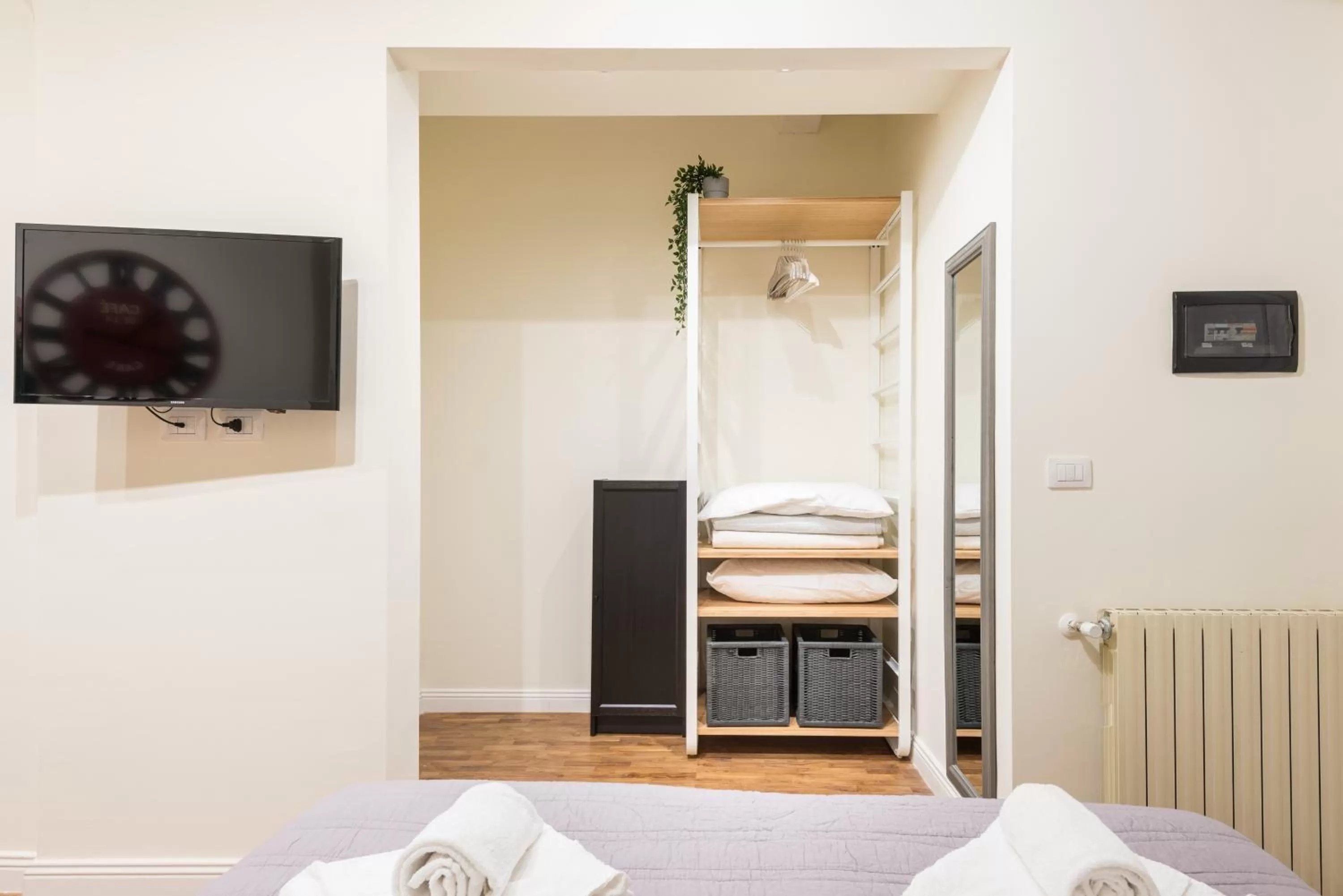 TV and multimedia, Bed in Dimora Sant'Orsola