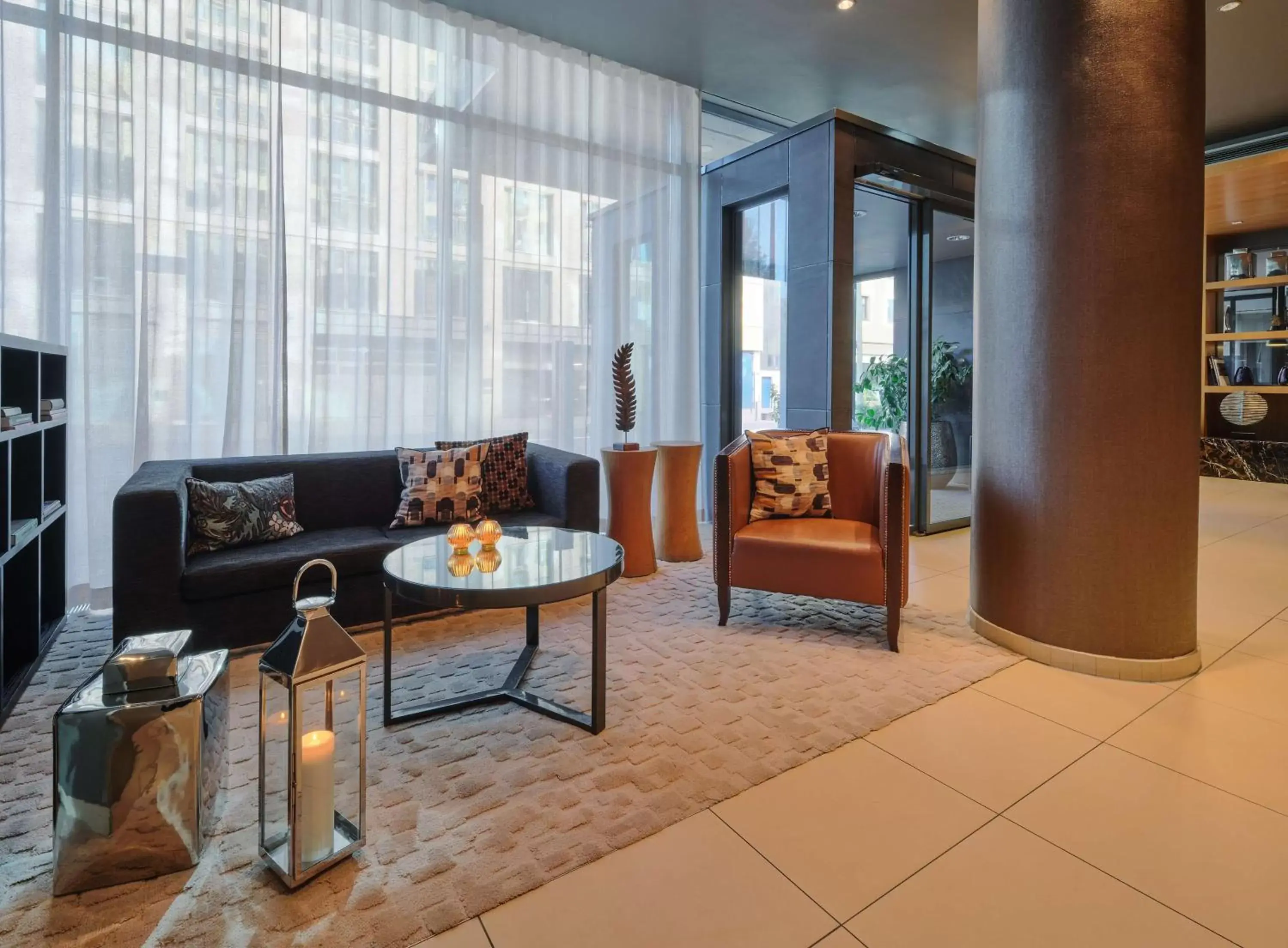 Lobby or reception, Seating Area in Adina Apartment Hotel Frankfurt Neue Oper