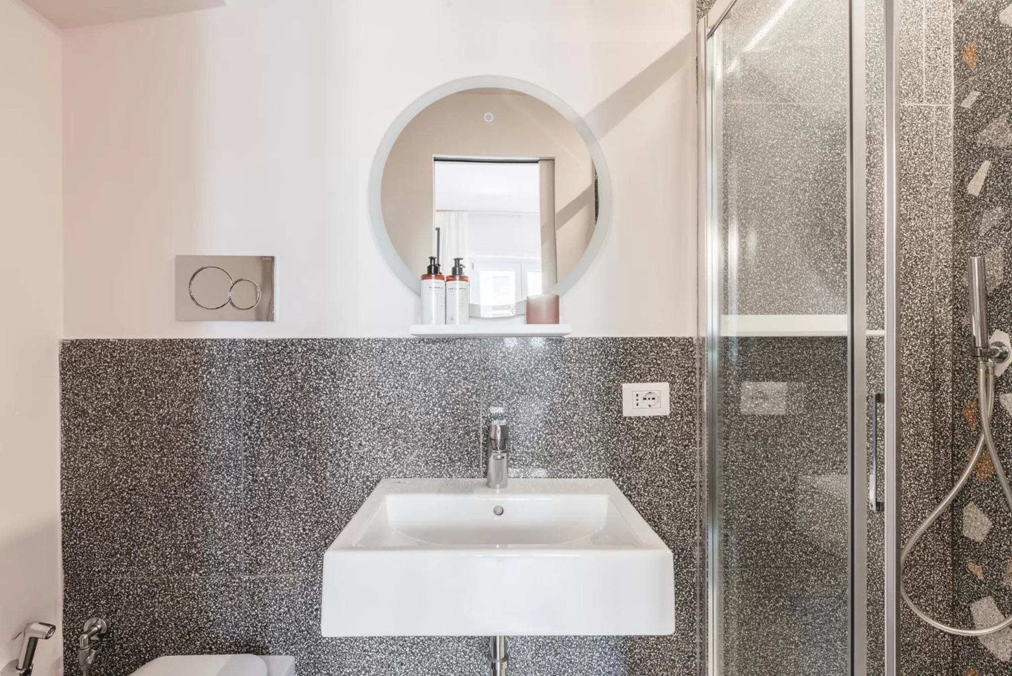 Shower in MARCANTONIO HOME ROME - Vatican -