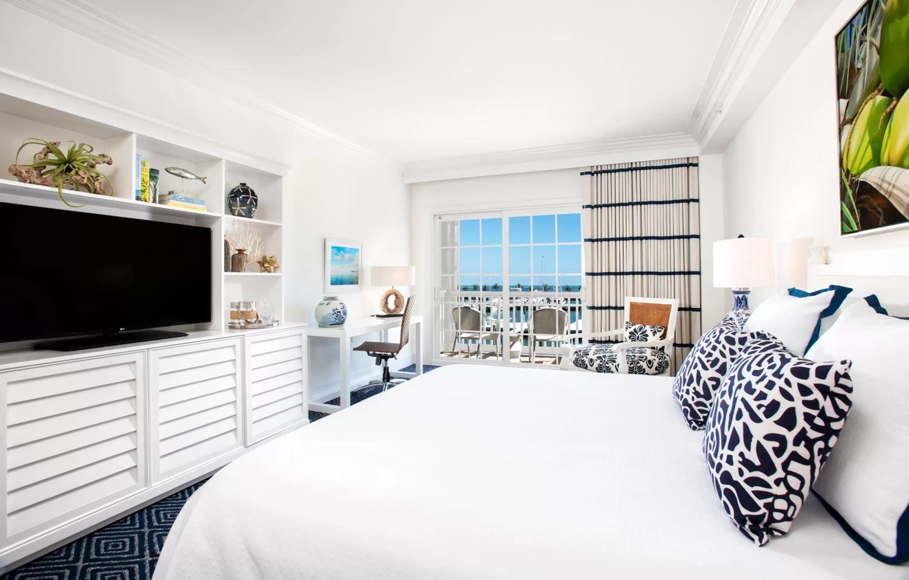 Bedroom, Bed in Oceans Edge Key West