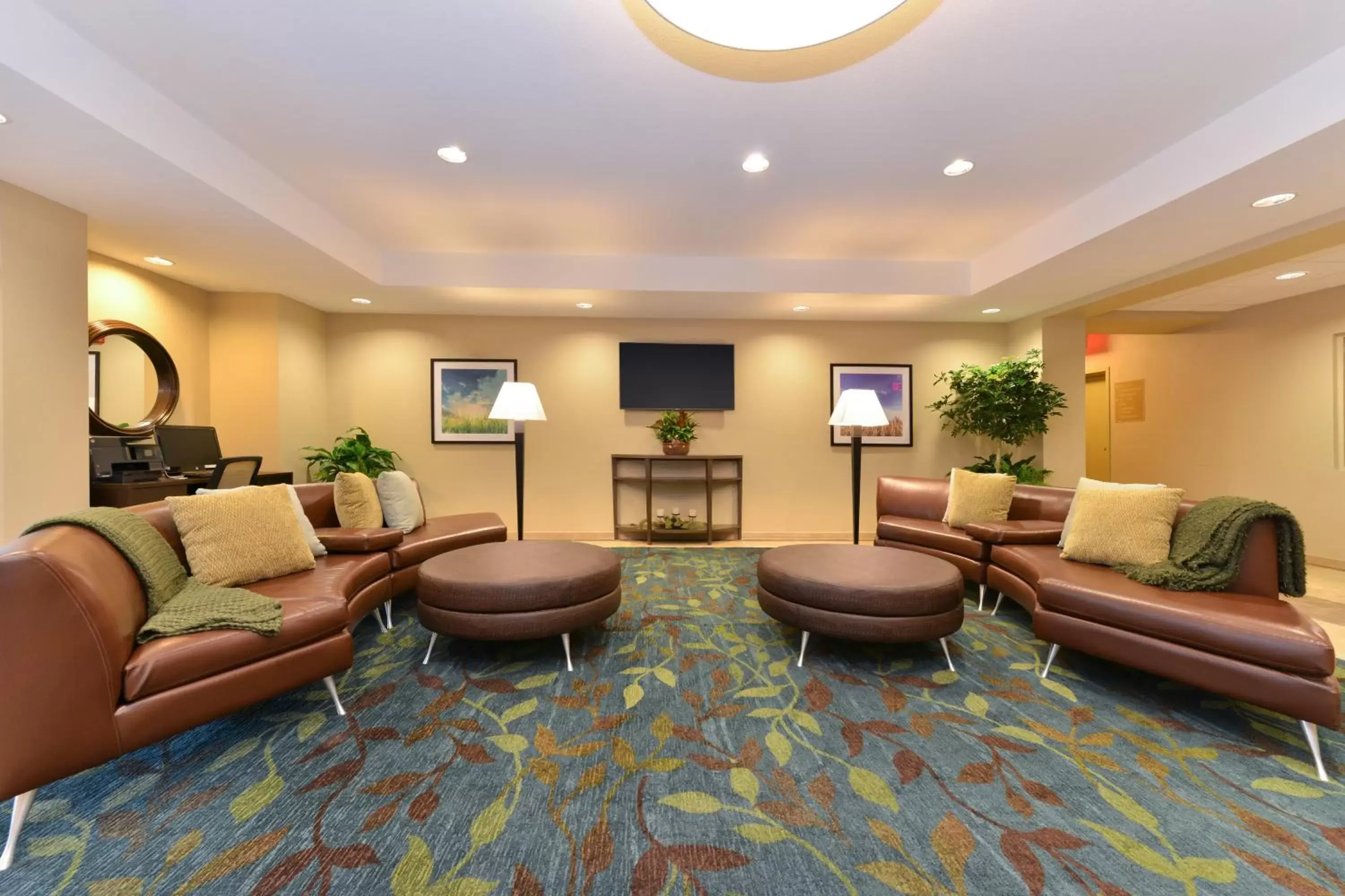 Lobby or reception, Seating Area in Candlewood Suites Sayre, an IHG Hotel