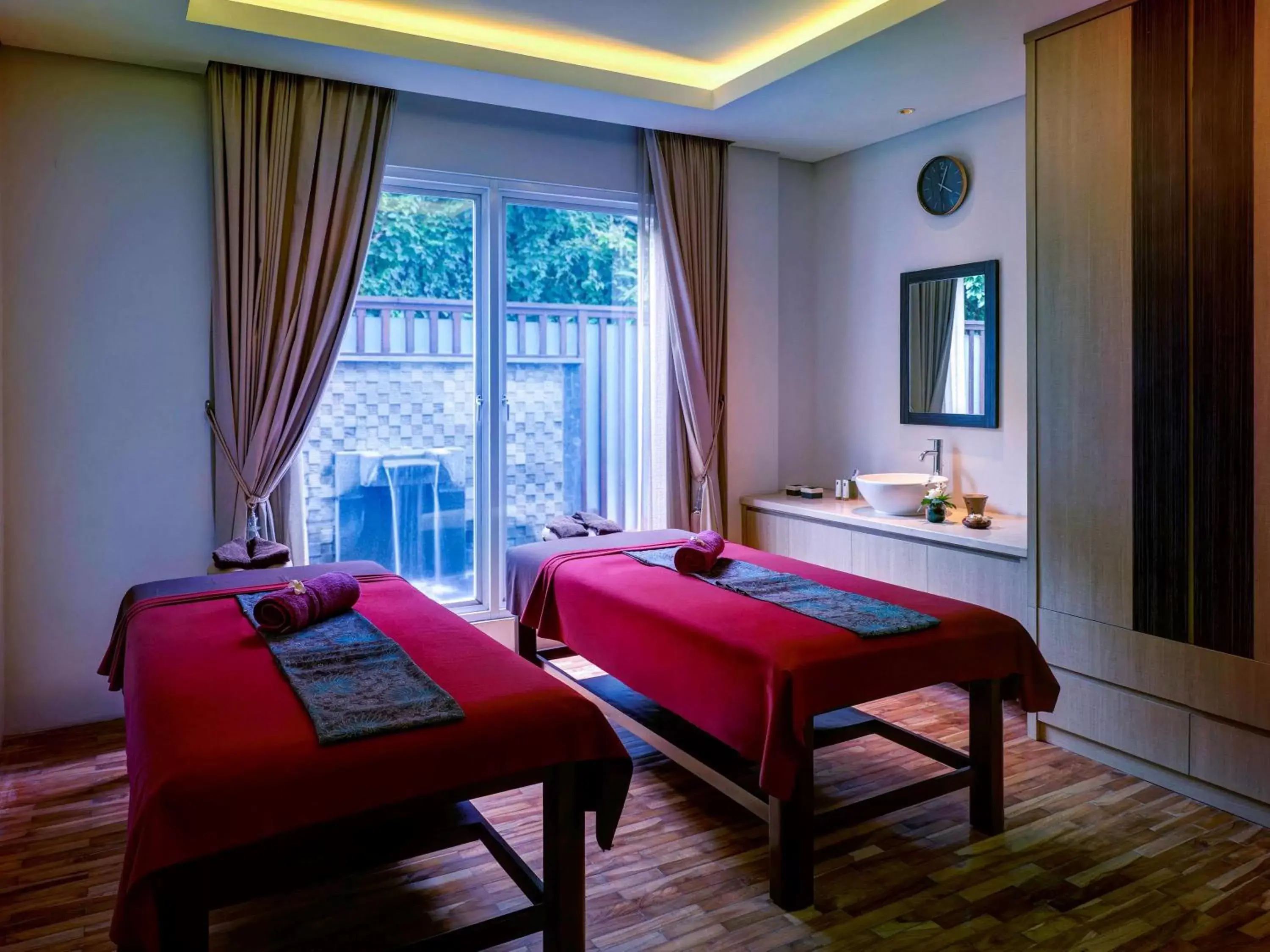 On site, Bed in Grand Mercure Bandung Setiabudi