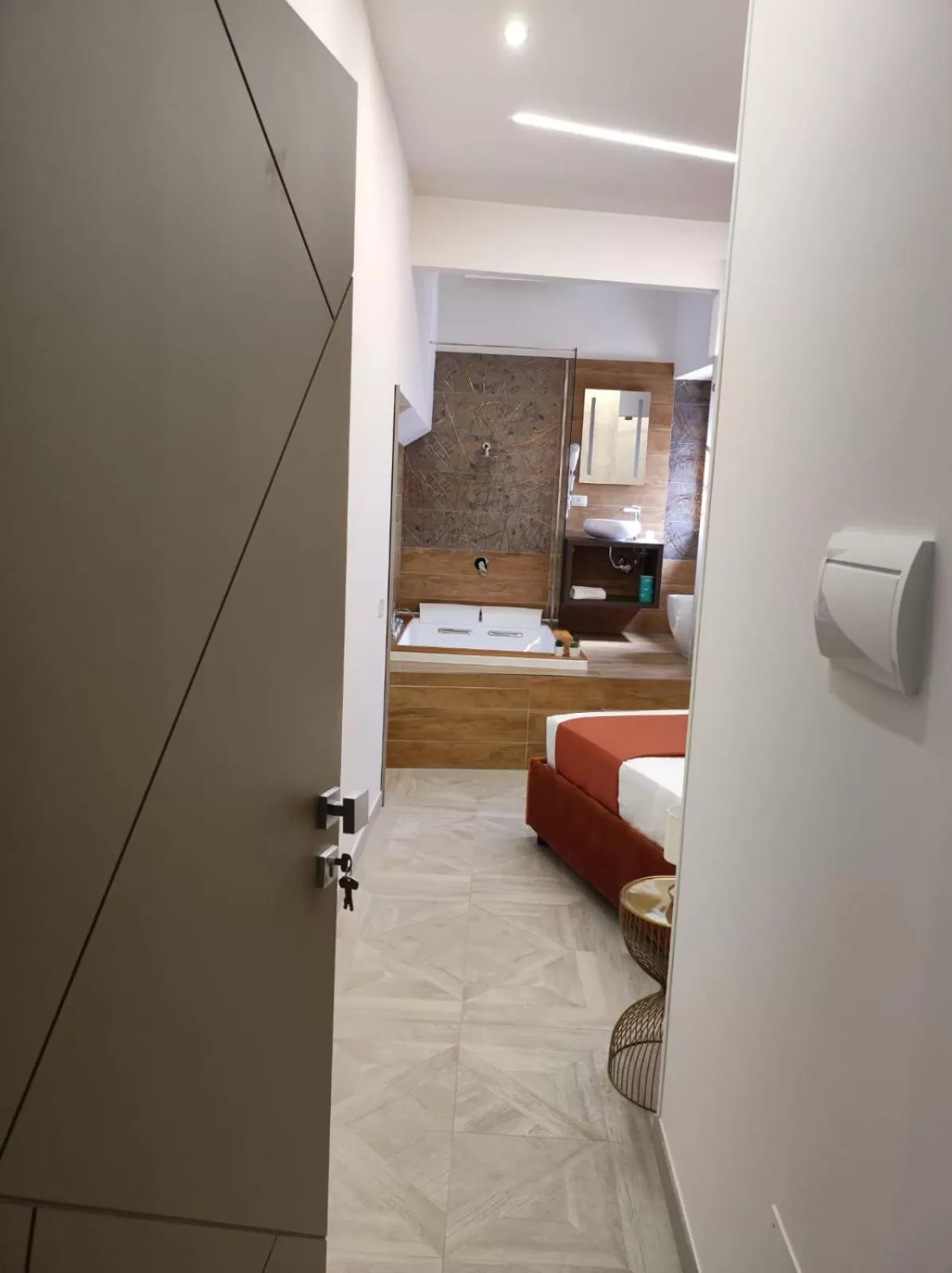 Kitchen/Kitchenette in Twin Towers Naples Luxury