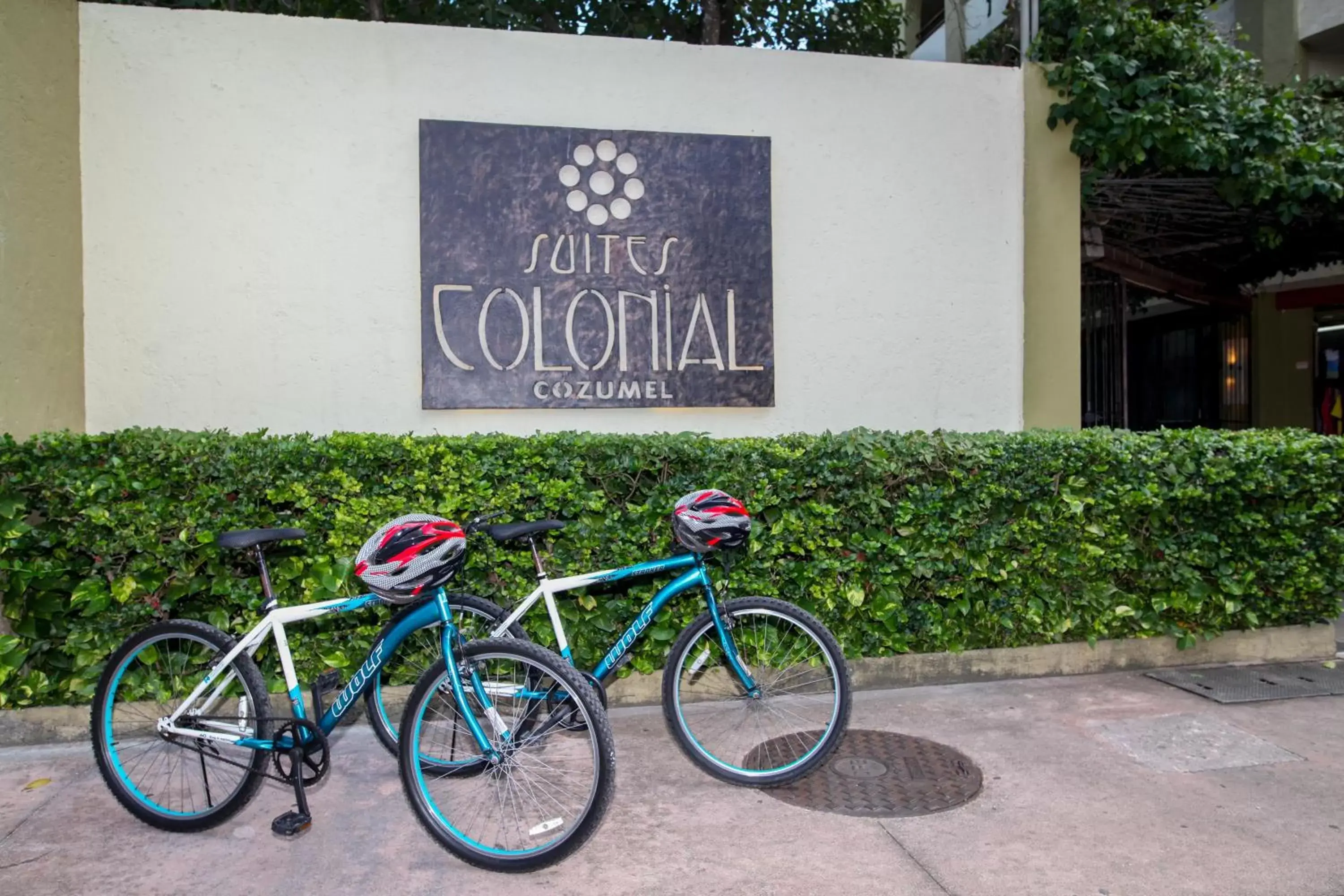Cycling, Biking in Suites Colonial