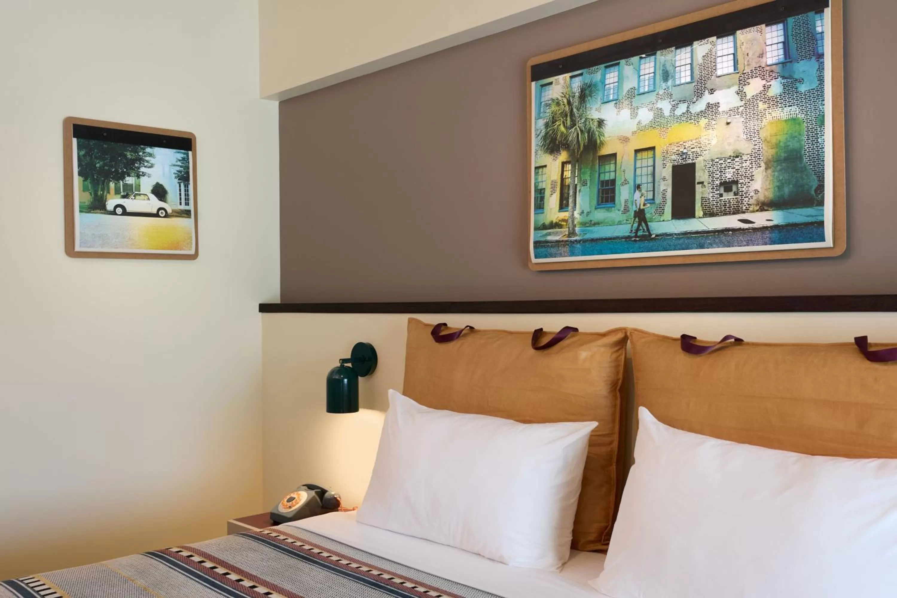 Photo of the whole room, Bed in Moxy Charleston Downtown