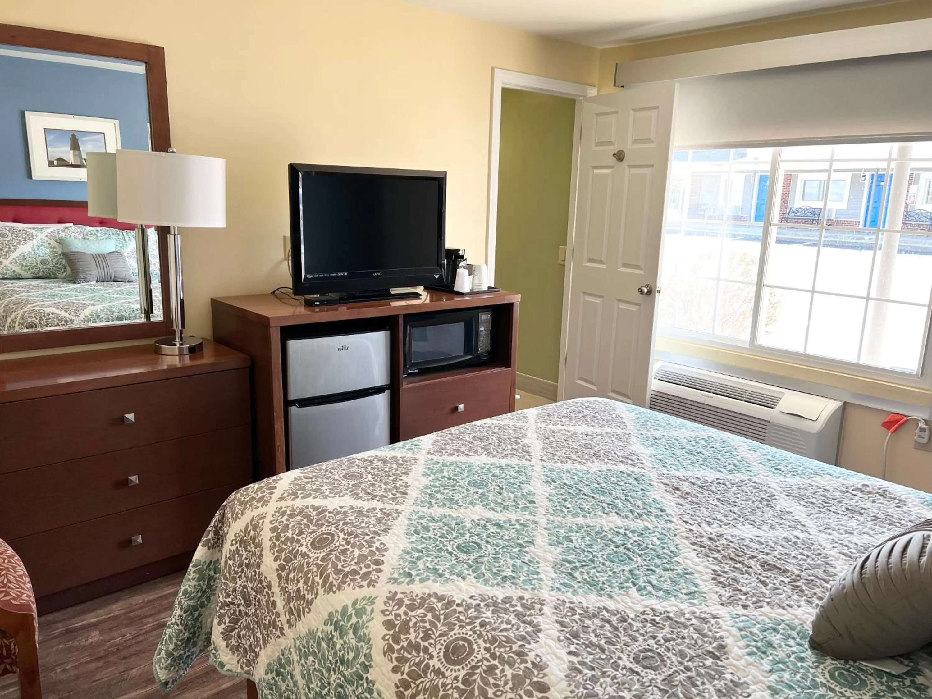 Photo of the whole room, Bed in Scarborough Beach Motel