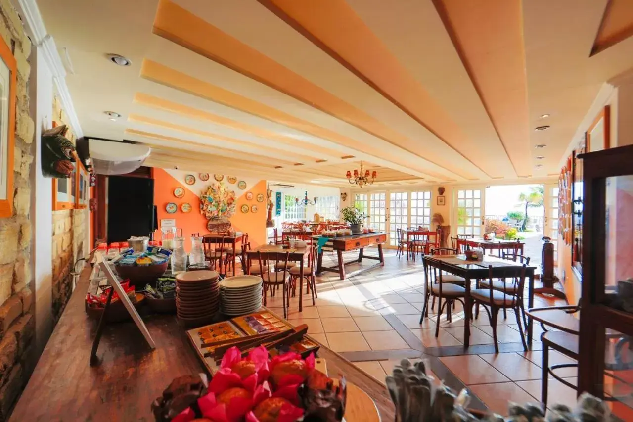 Restaurant/Places to Eat in Manary Praia Hotel