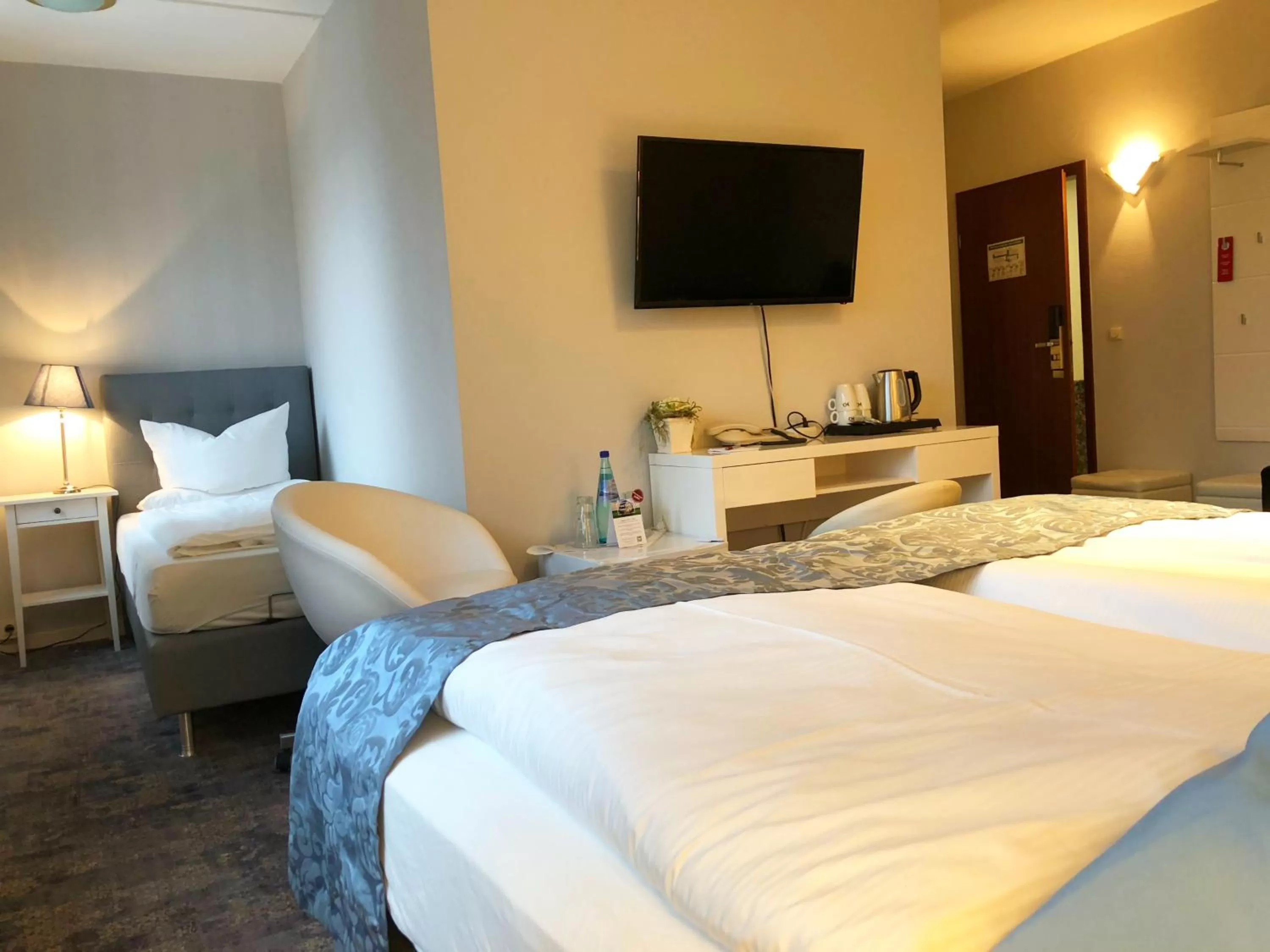 Photo of the whole room, Bed in Hotel Kristall