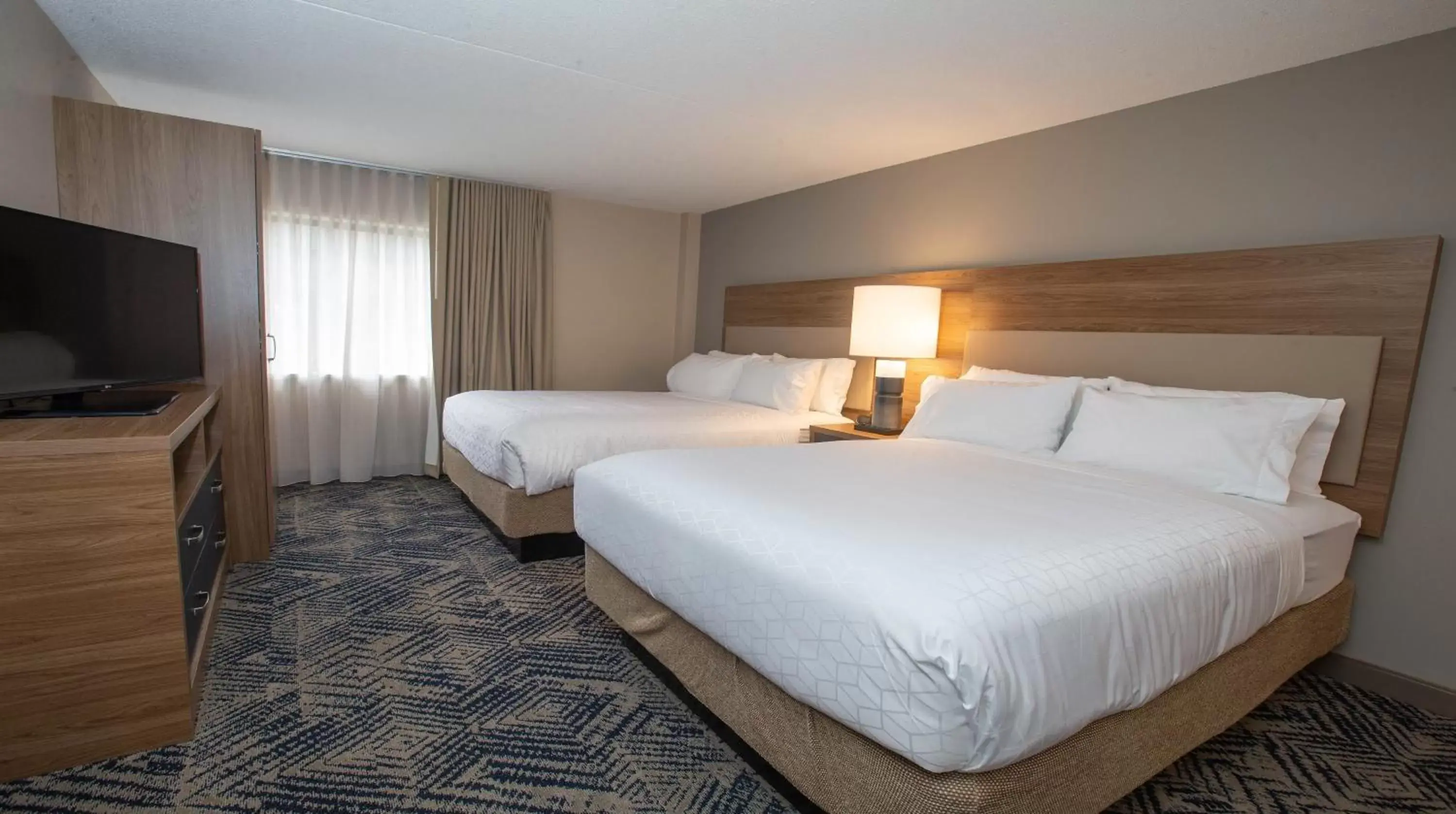 Photo of the whole room, Bed in Candlewood Suites - Cleveland South - Independence, an IHG Hotel