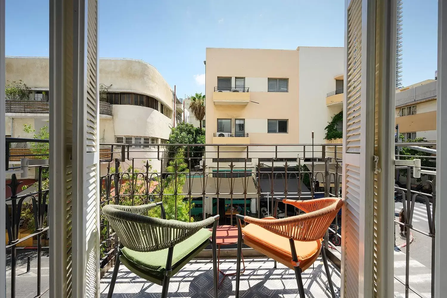 Balcony/Terrace in Alberto by Isrotel Design
