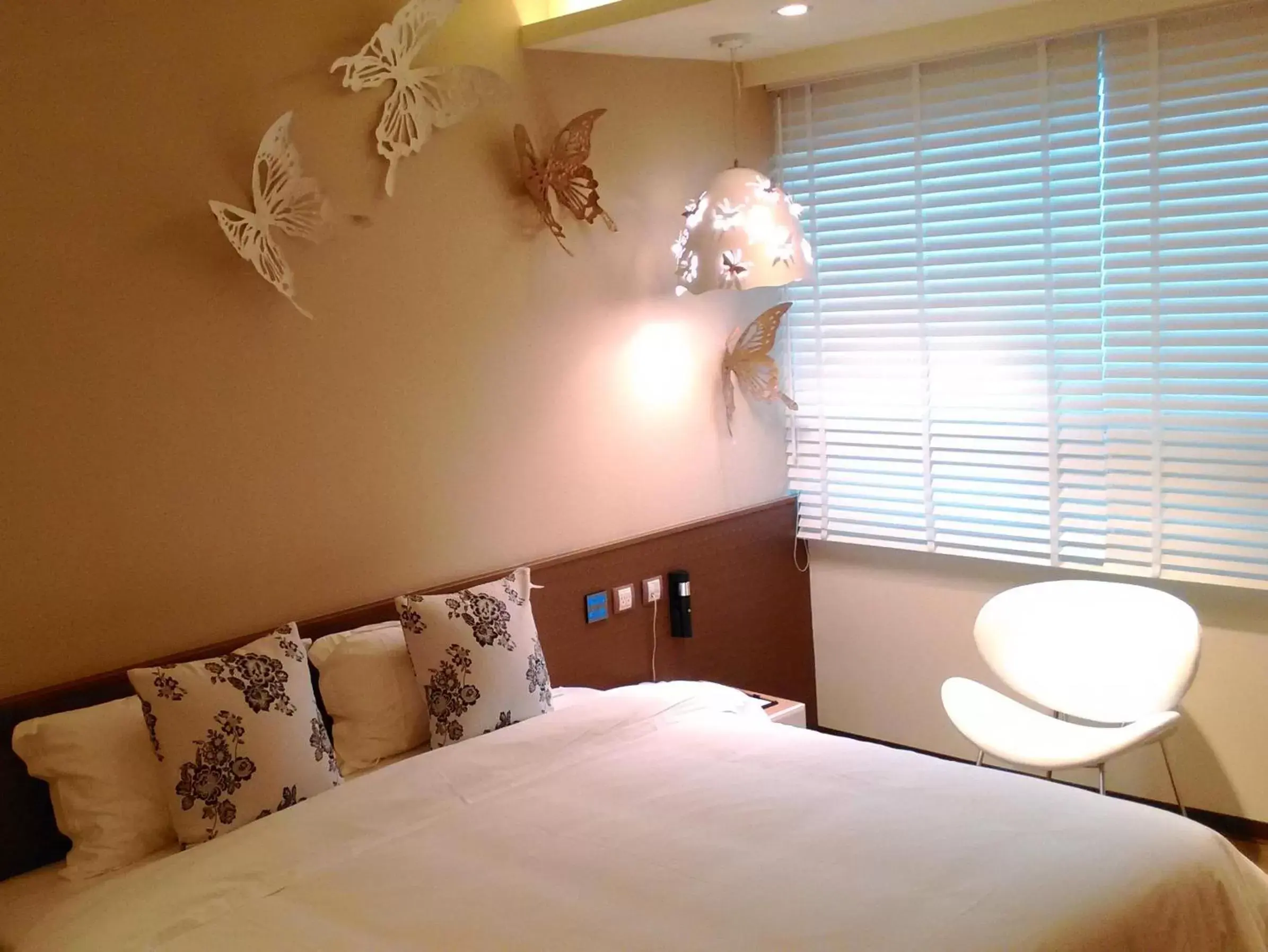 Decorative detail, Bed in Walker Hotel. Ximen Decorative detail, Bed in Walker Hotel. Ximen